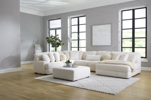 Transitional 3-Piece Sectional Sofa with Armless Chaise