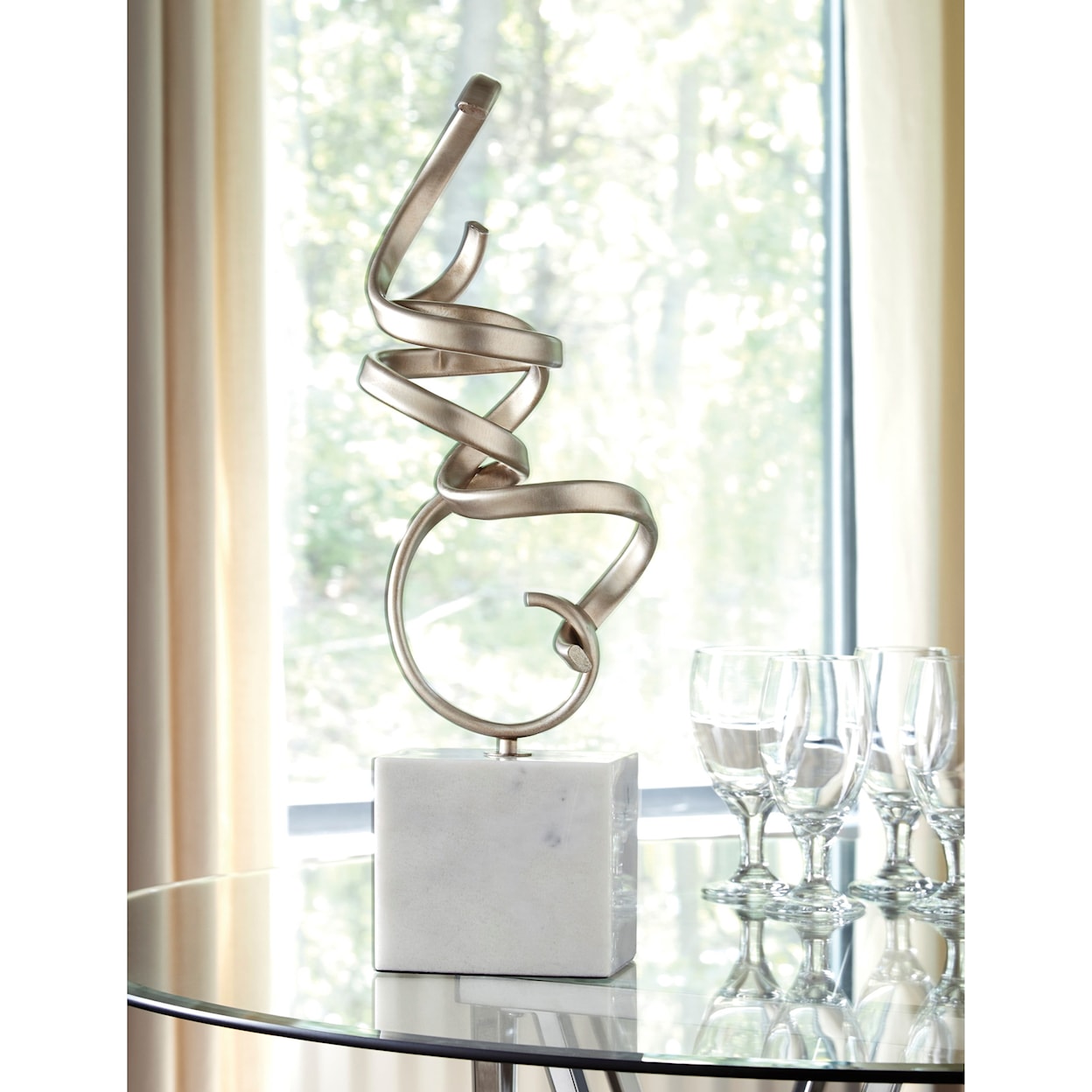 Signature Accents Pallaton Champagne Finished/White Sculpture