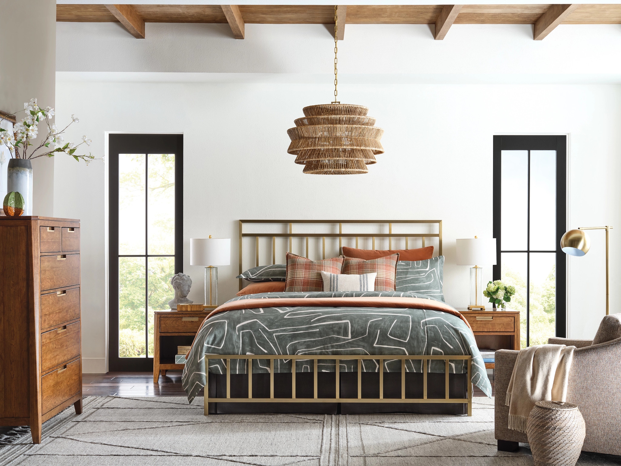 Kincaid Furniture Aspire King Metal Bed Package