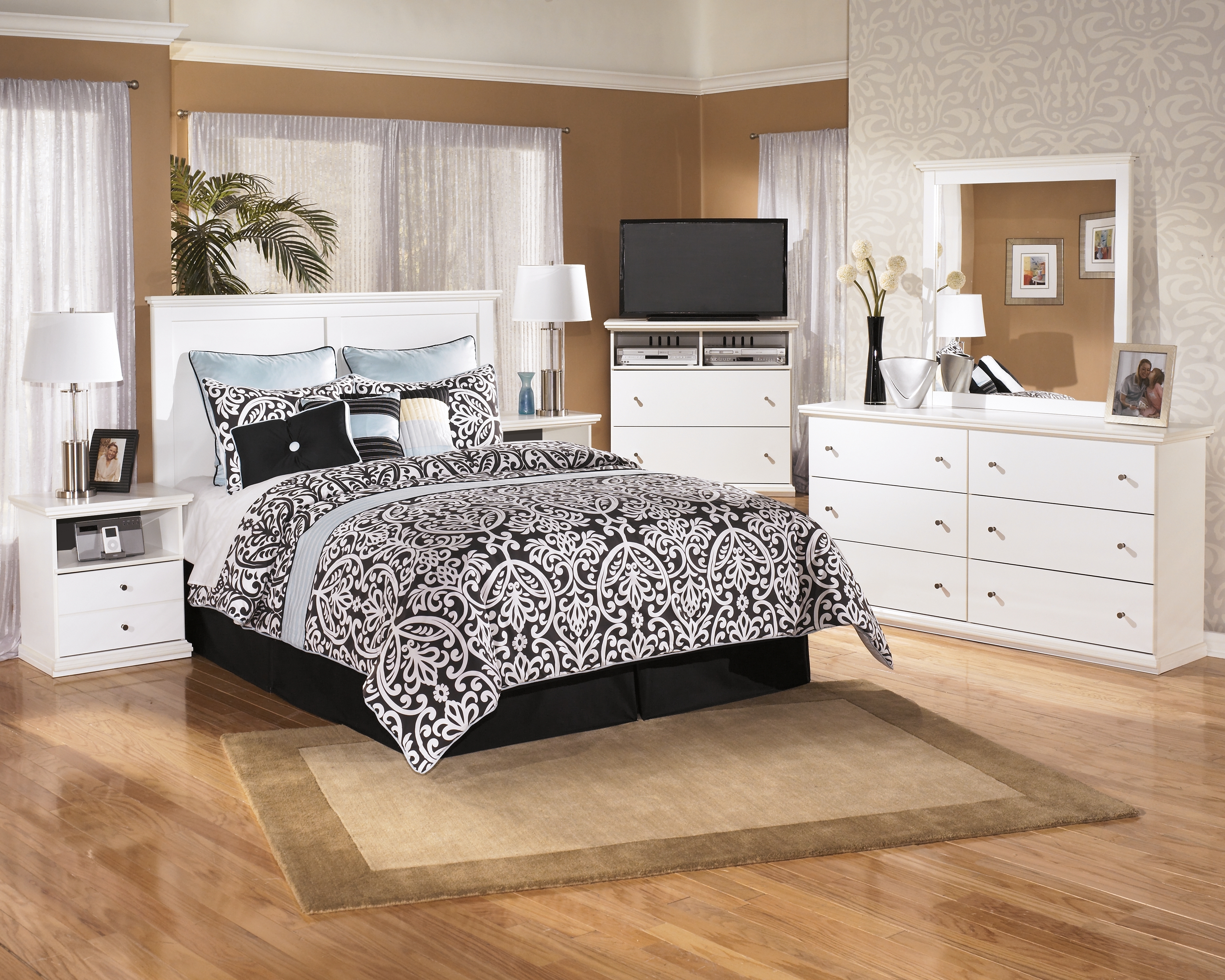 Signature Design by Ashley Bostwick Shoals 6-Drawer Dresser