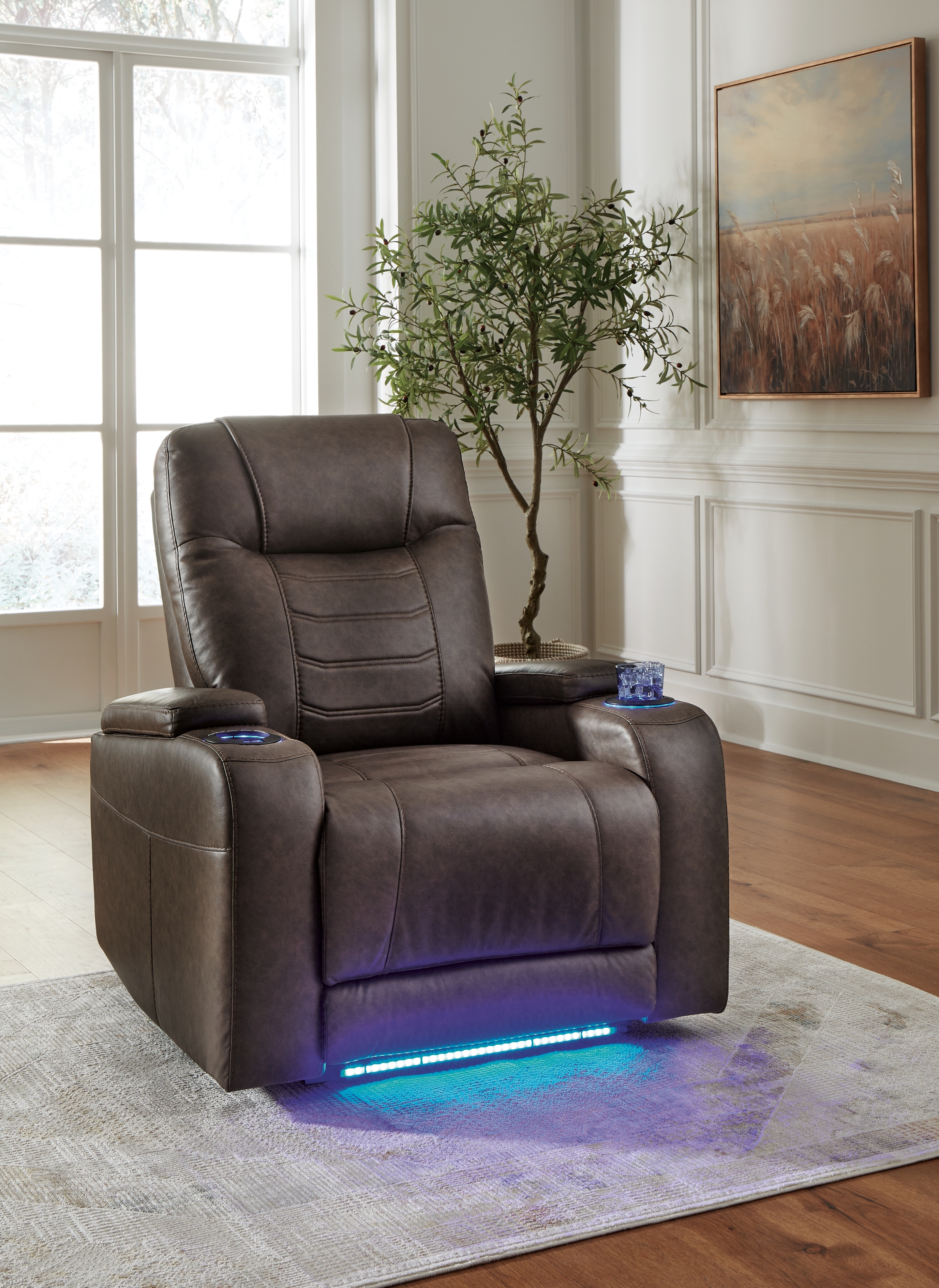 Pwr Recliner/Adj Headrest