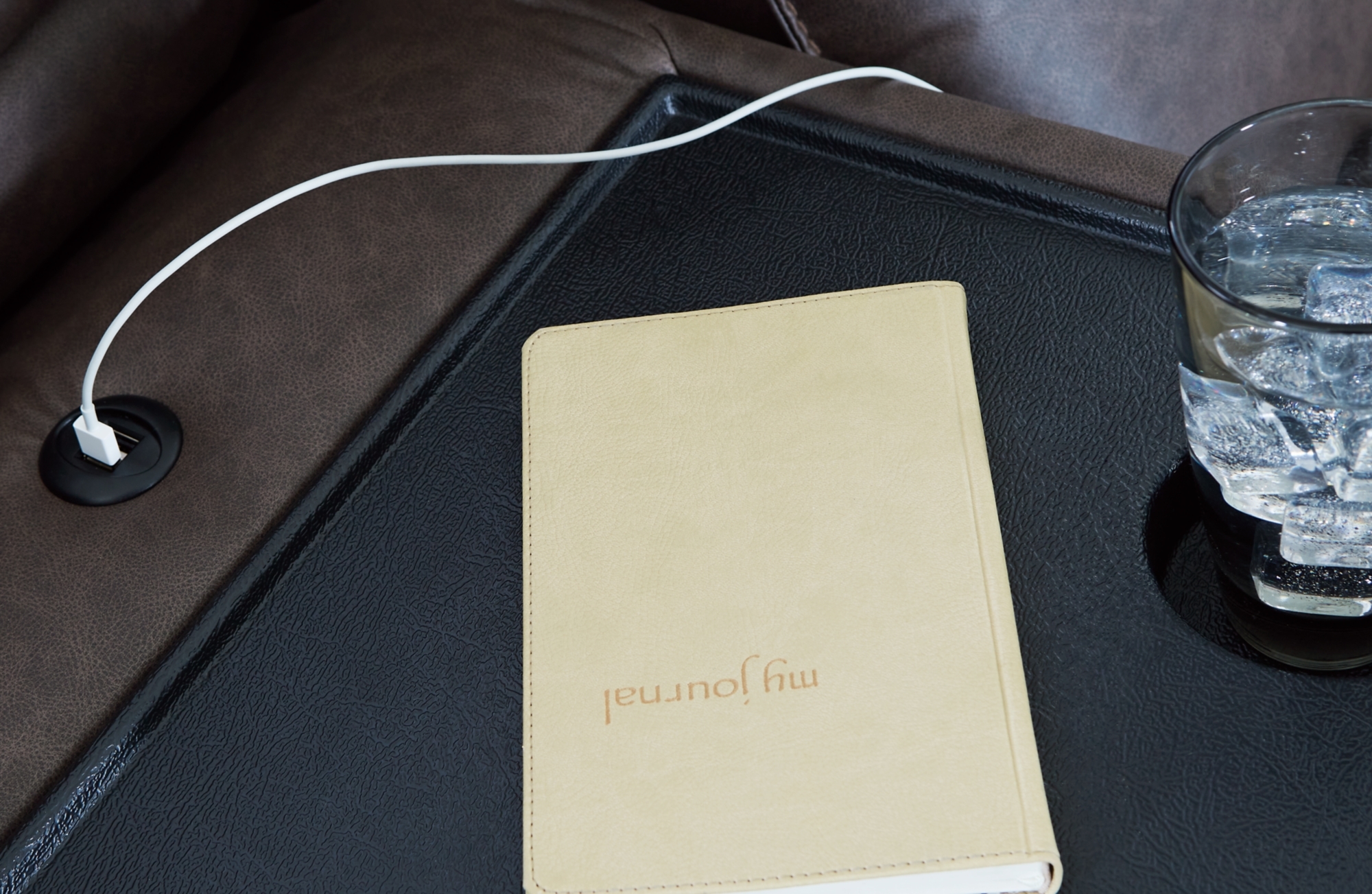 Signature Design by Ashley Lavenhorne Rec Sofa W/ Drop Down Table