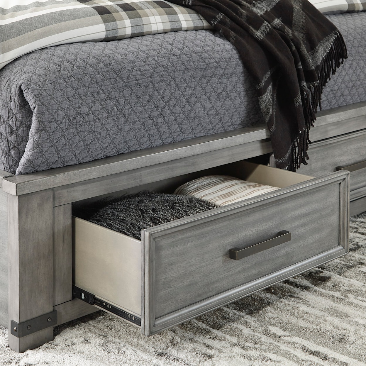 Ashley Signature Design Russelyn Queen Storage Bed