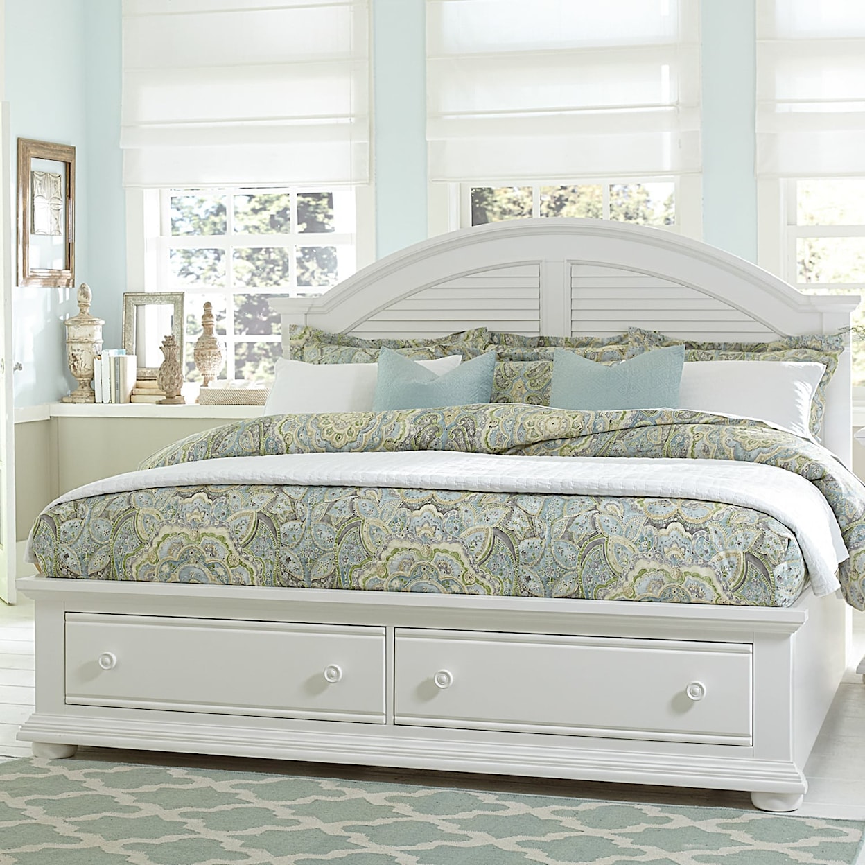 Liberty Furniture Summer House Queen Storage Bed
