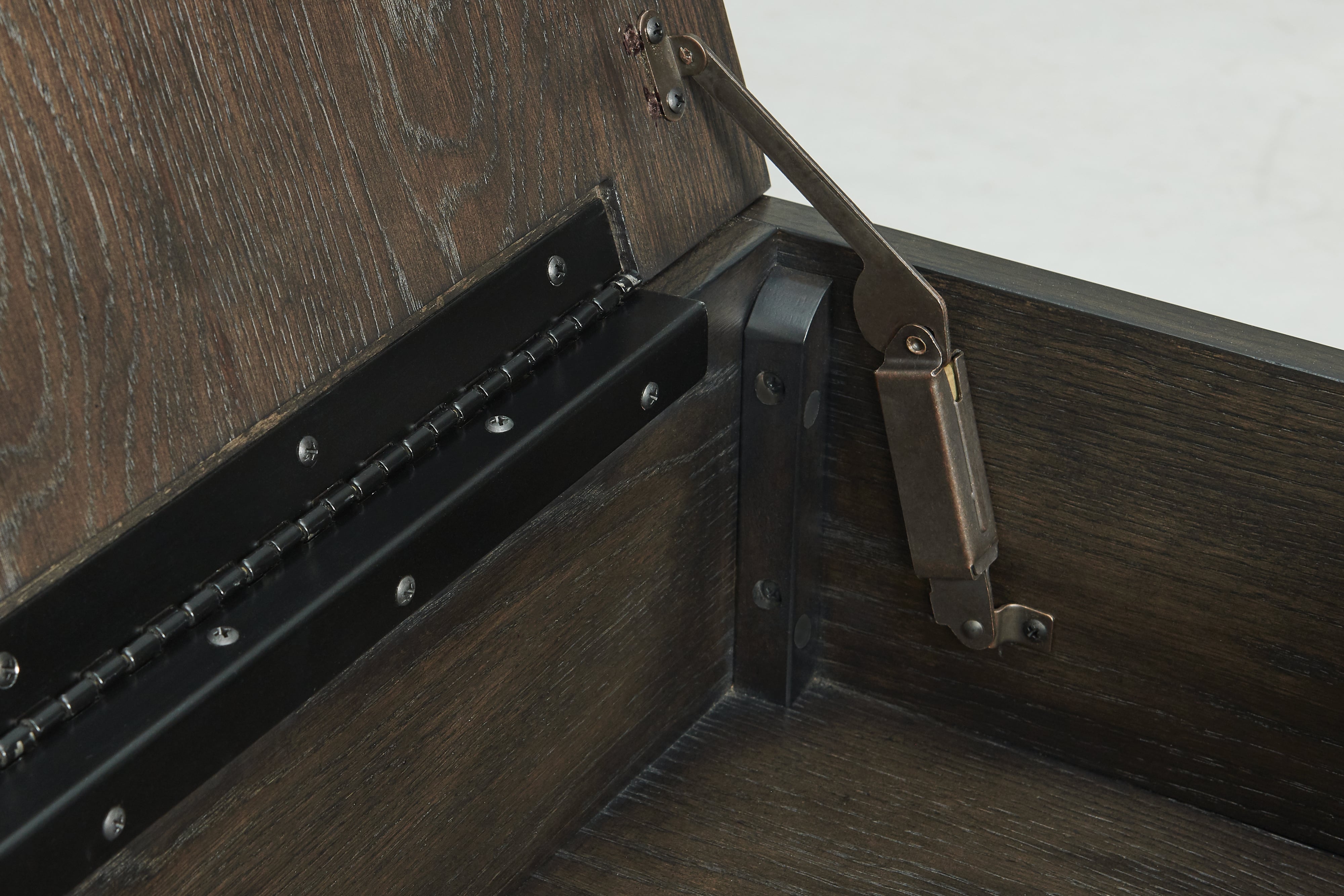 Riverside Furniture Hyde Rectangular Coffee Table