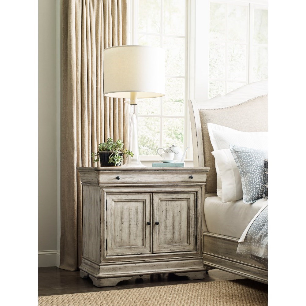 Wexford Bachelor's Chest