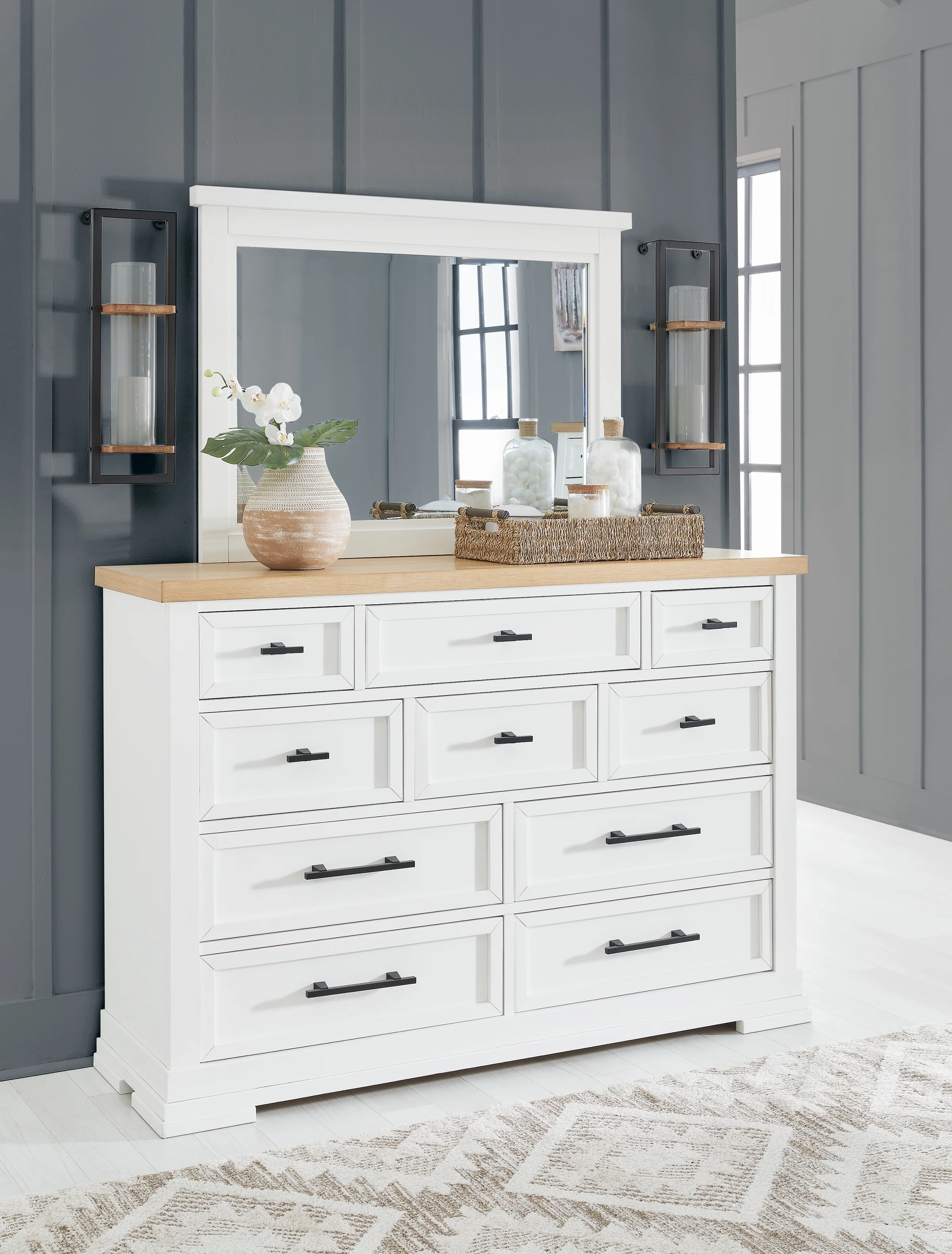 Image 4 of Ashbryn Collection by Benchcraft by Ashley