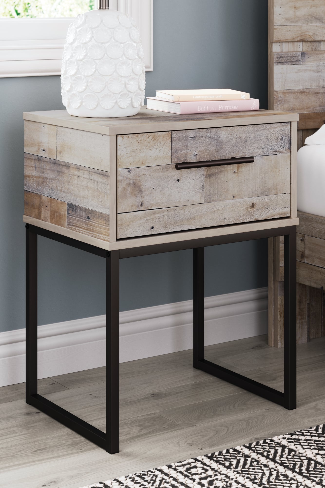 1-Drawer Nightstand