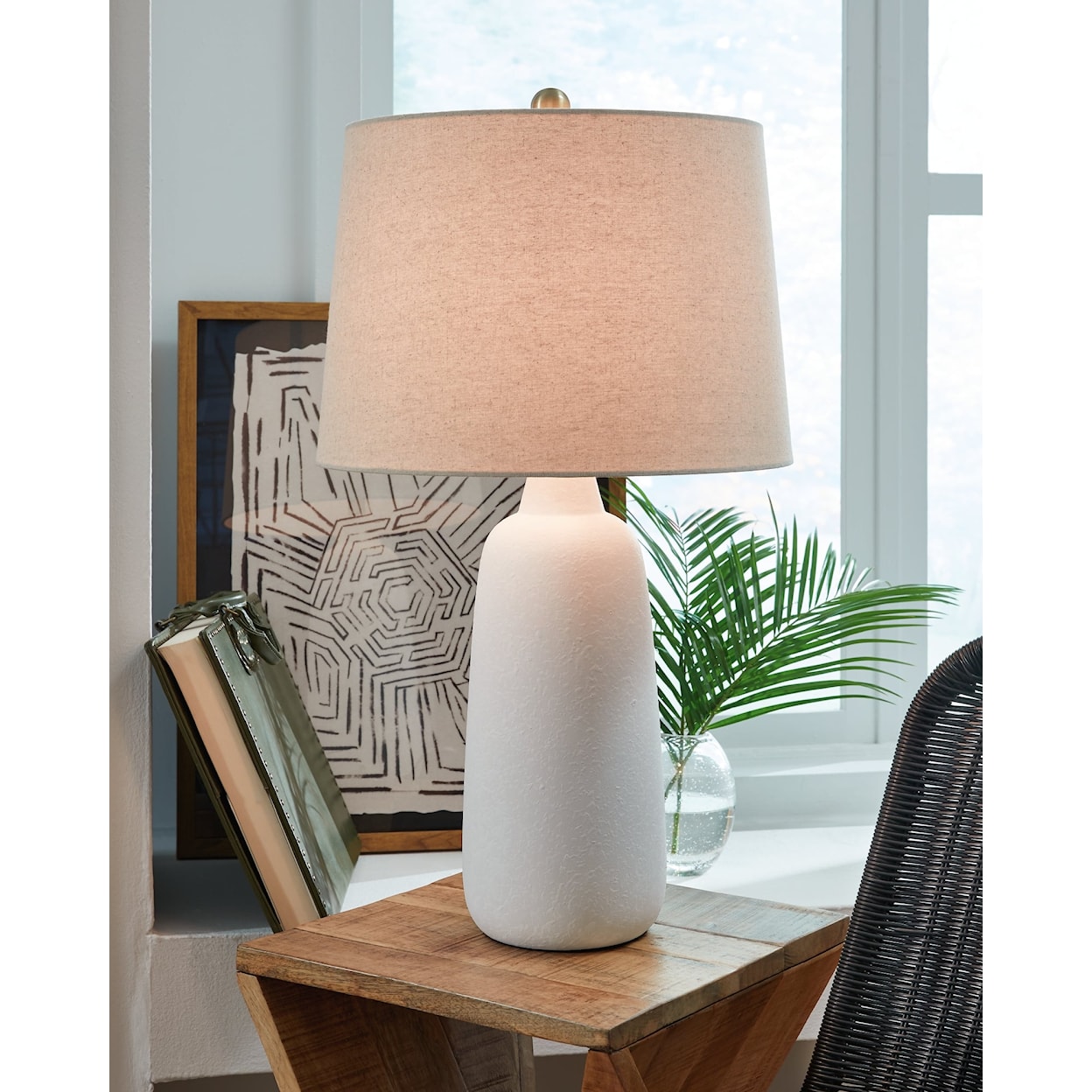 Signature Design by Ashley Avianic Ceramic Table Lamp (2/CN)