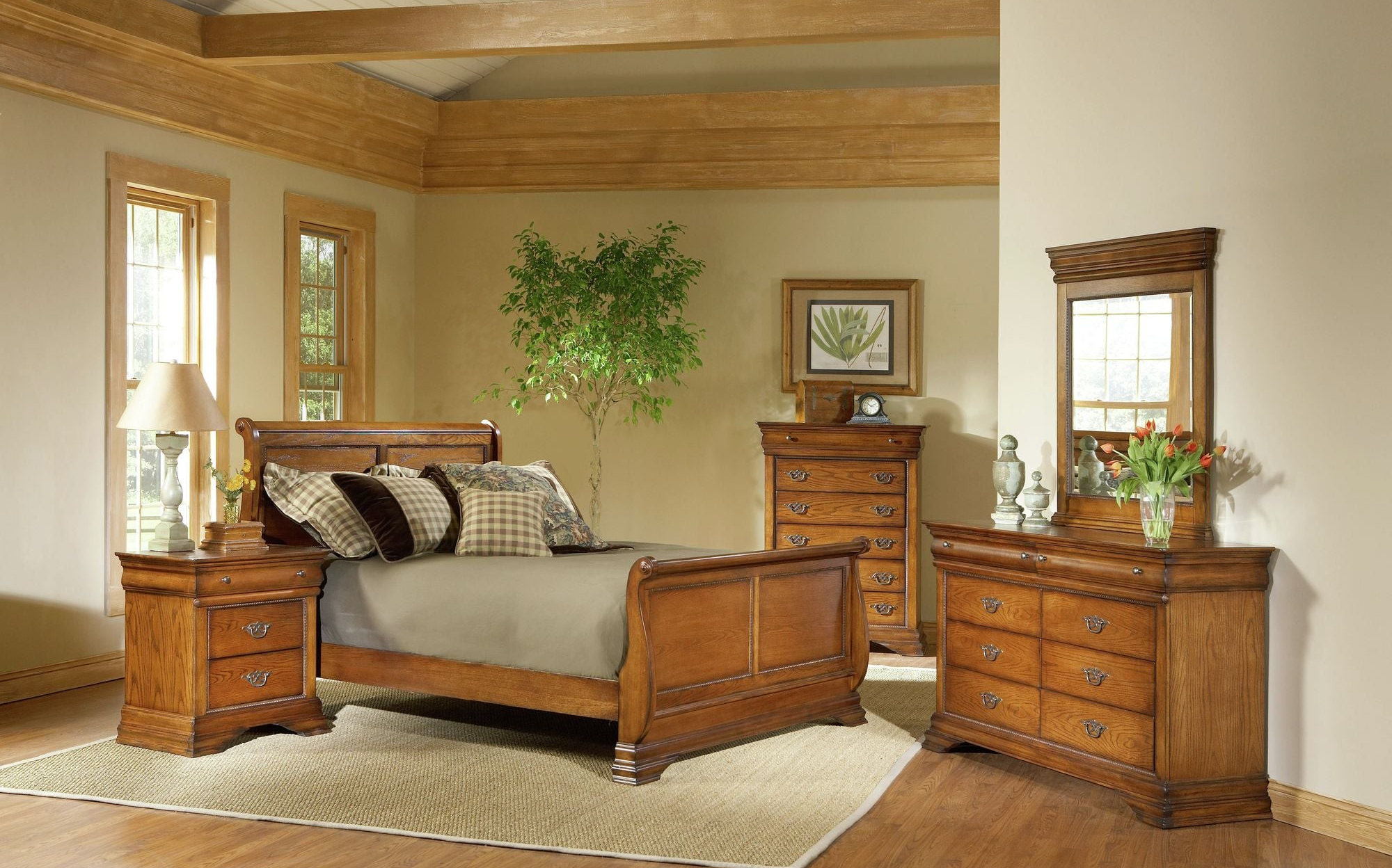 Queen Sleigh Bed