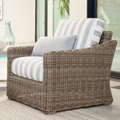Bassett Huntington Outdoor Wicker Lounge Chair