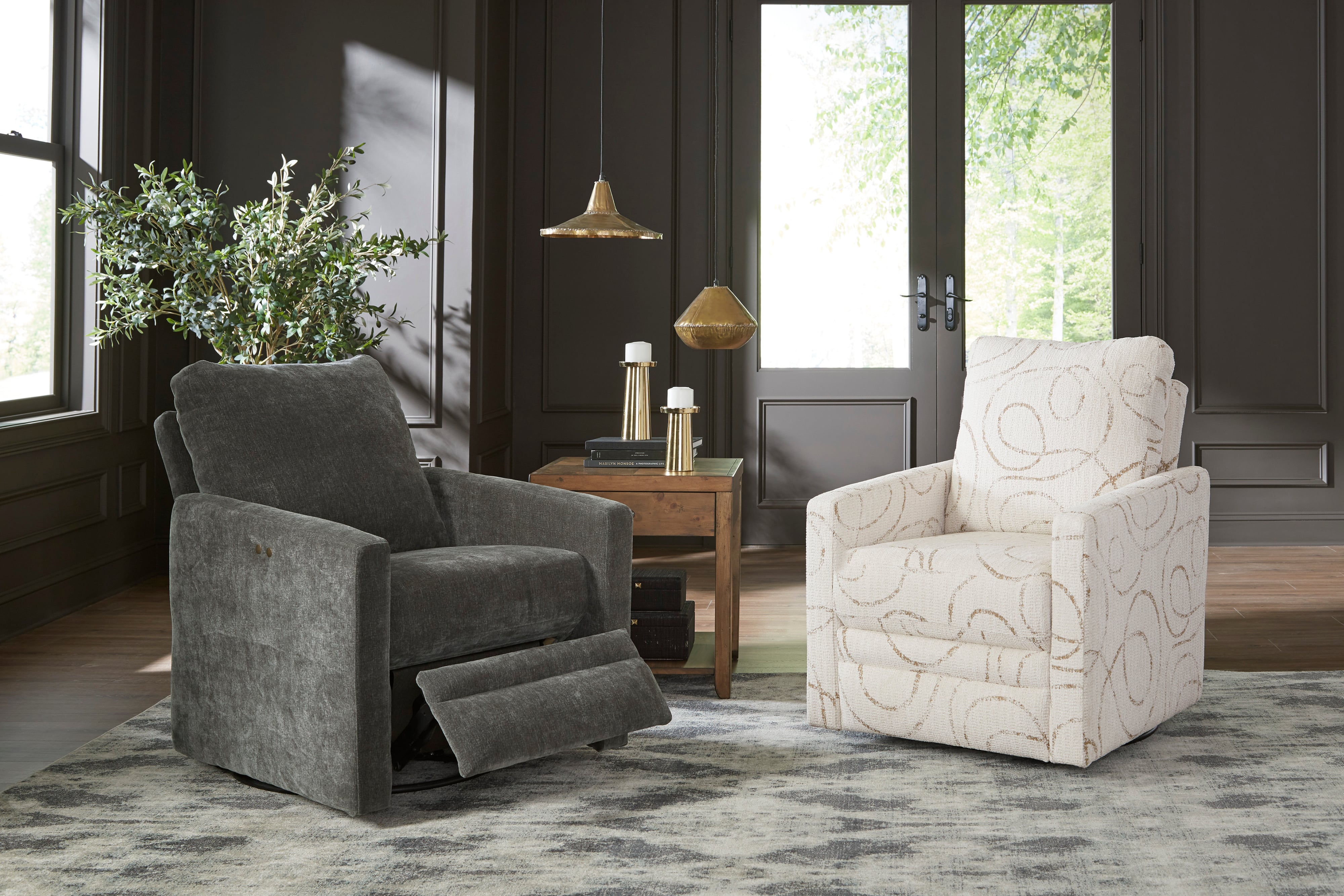 Best Home Furnishings Giana Swivel Recliner