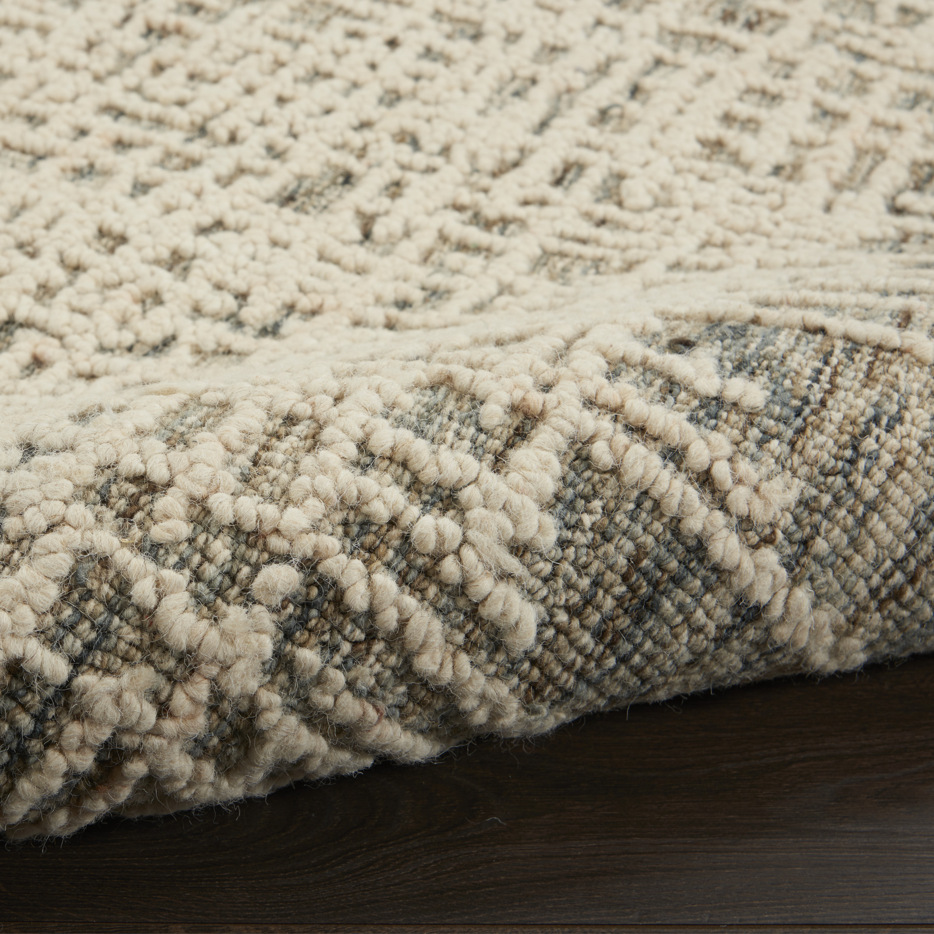 3'9" x 5'9"  Rug