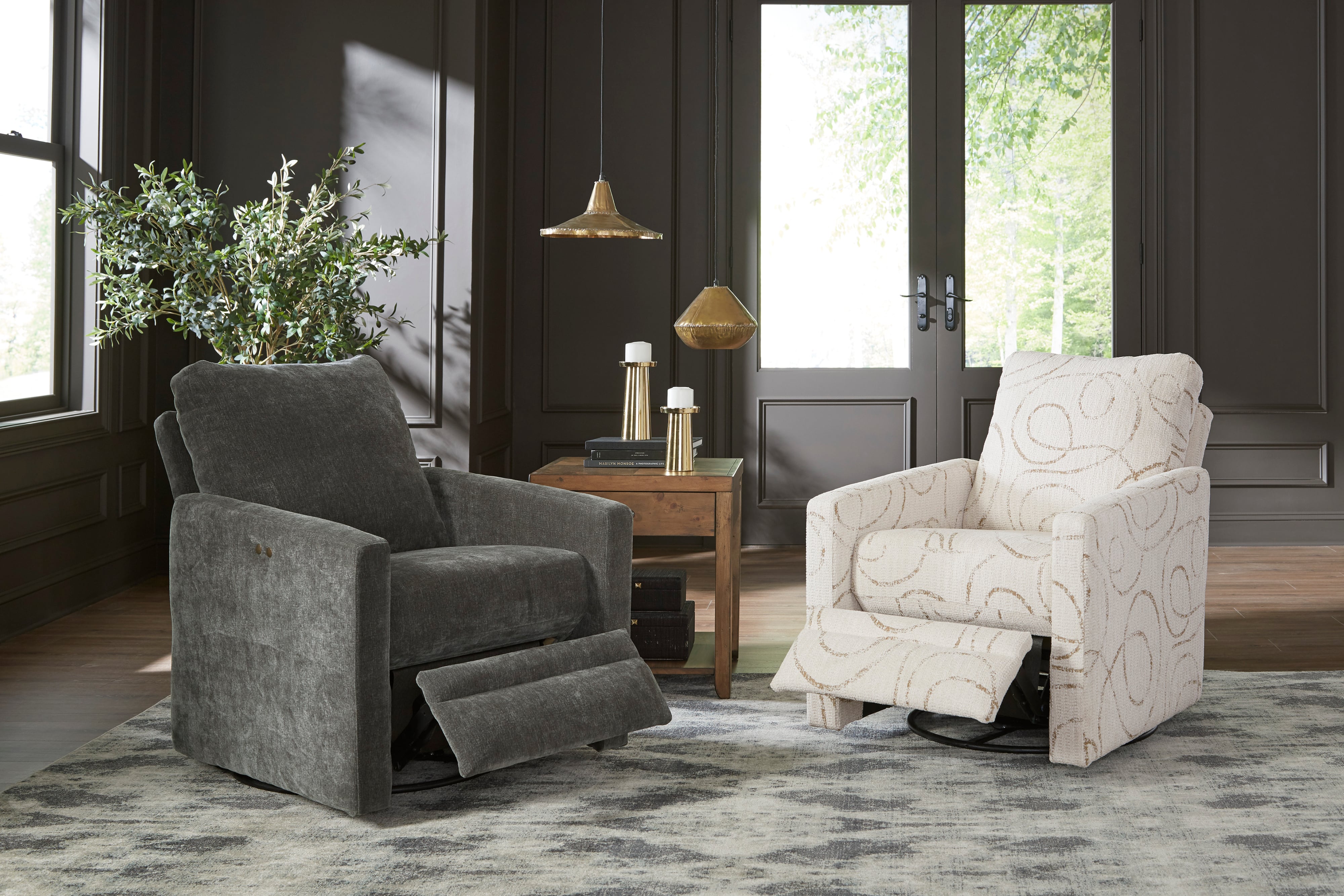 Best Home Furnishings Giana Swivel Recliner