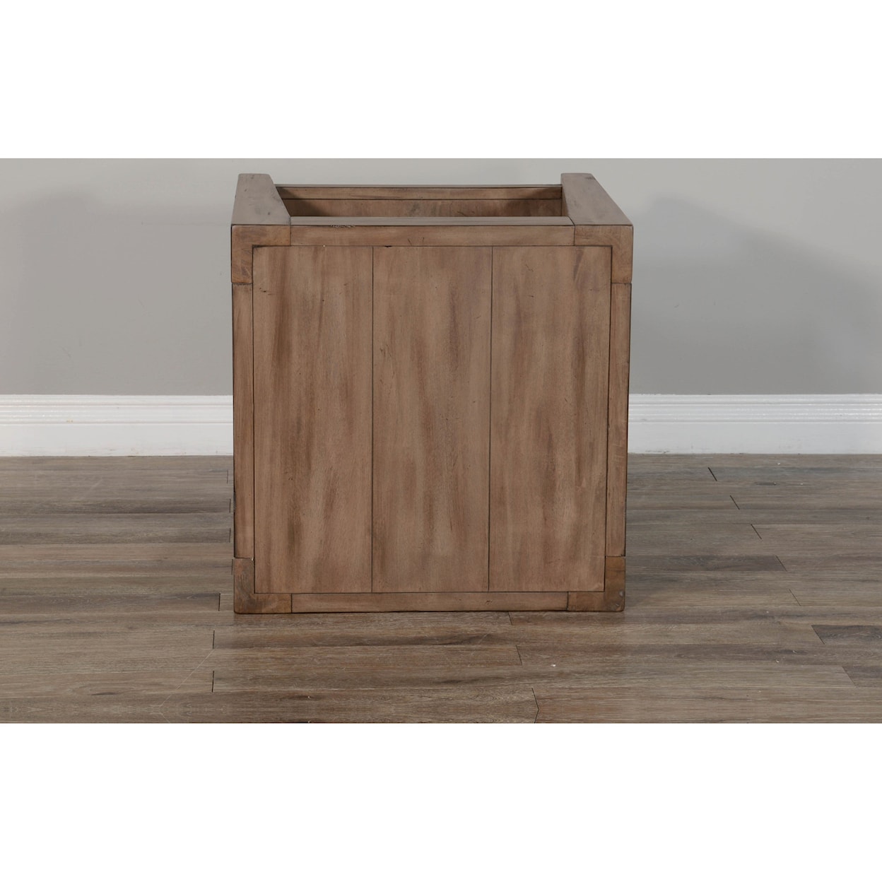 Sunny Designs Doe Valley End Table