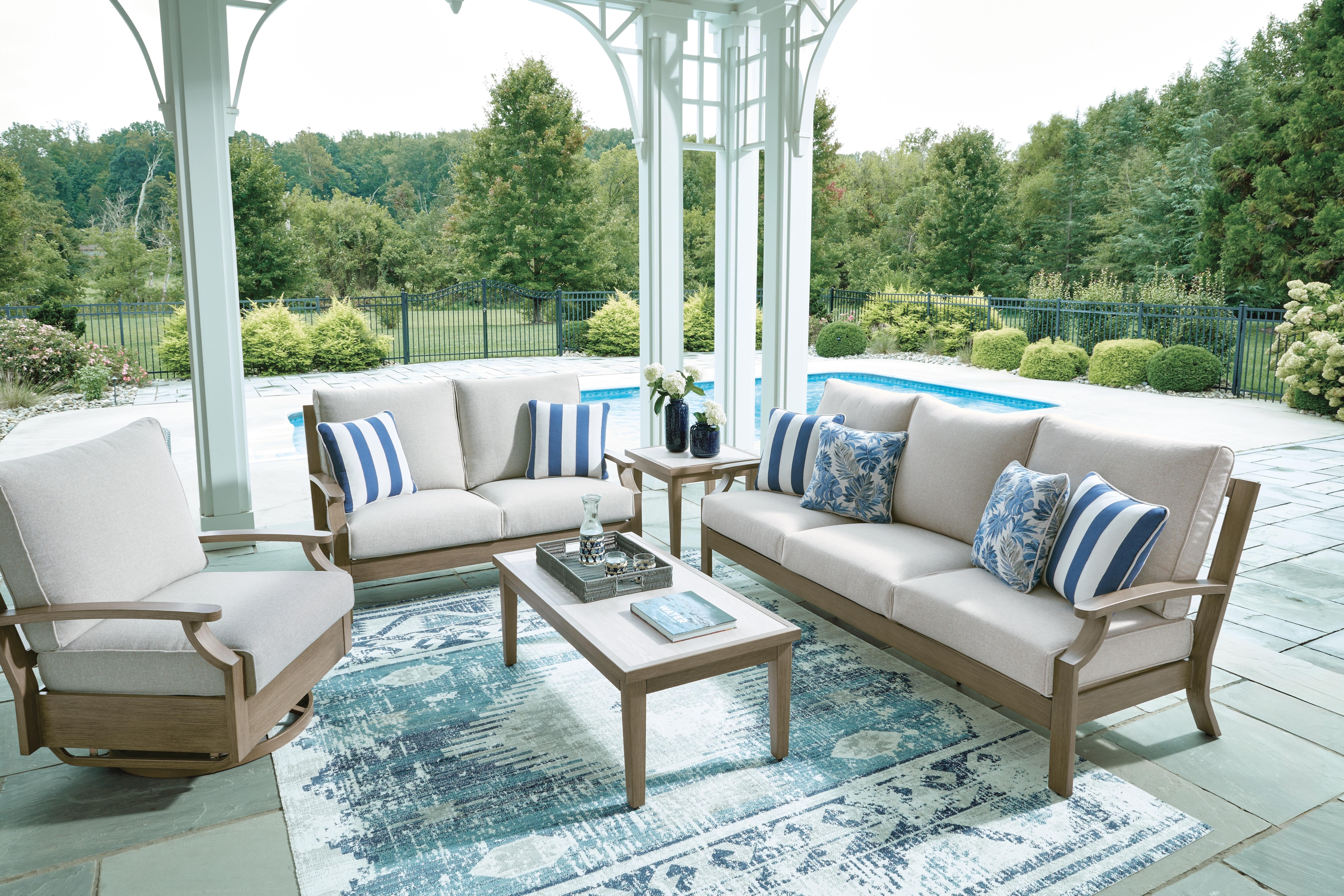 Signature Design by Ashley Rainier Ranch Sofa With Cushion