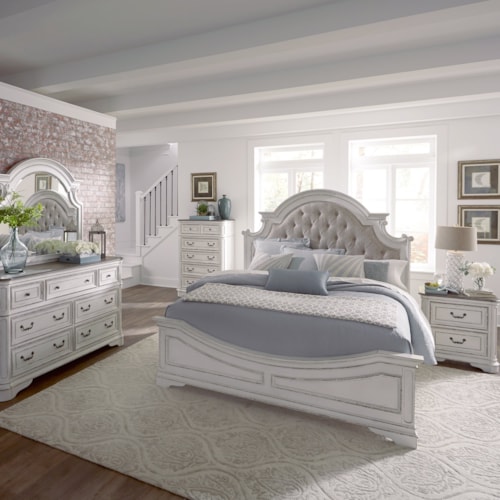 Traditional 5-Piece Upholstered Queen Bedroom Set