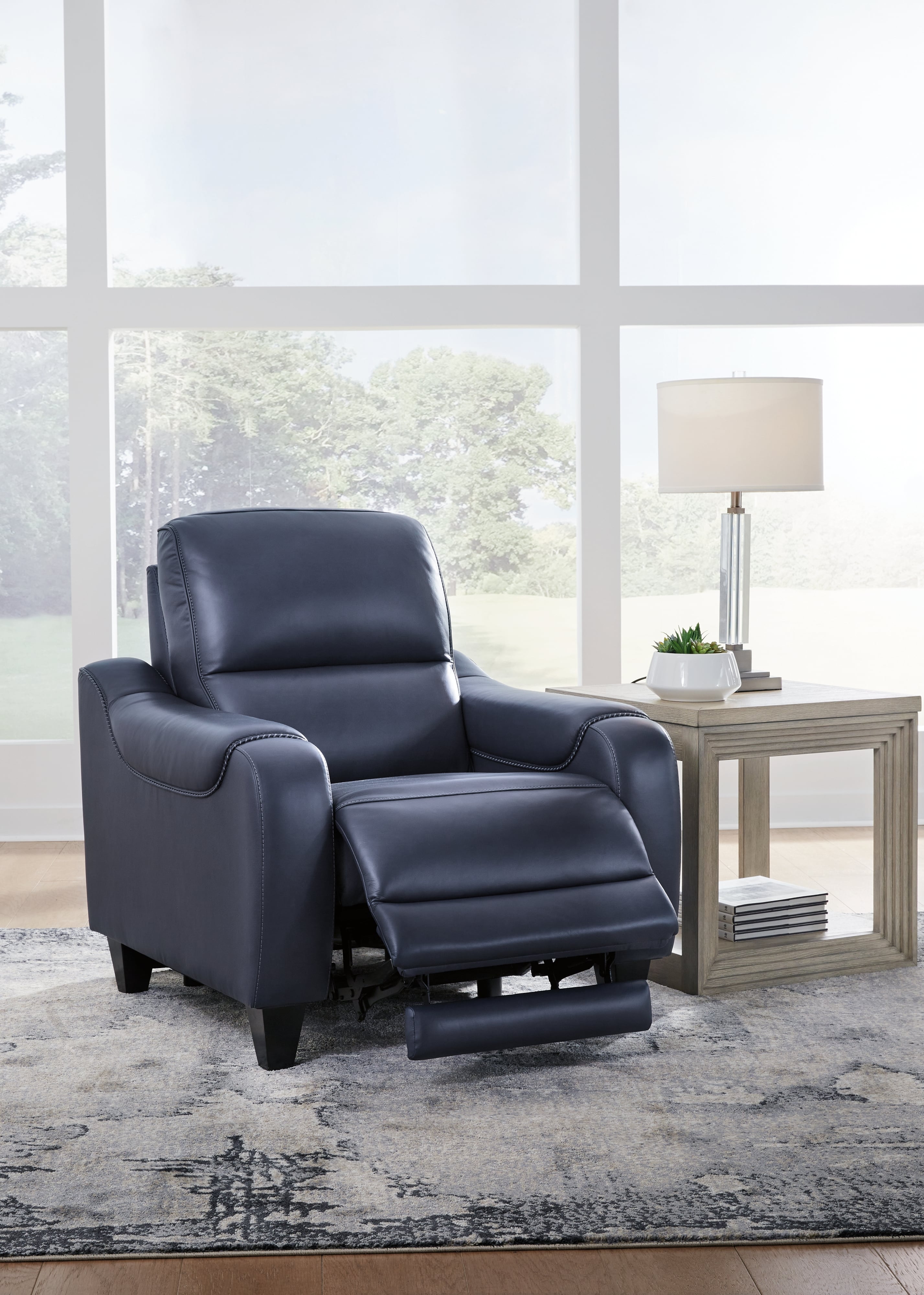 Signature Design by Ashley Mercomatic Pwr Recliner/Adj Headrest