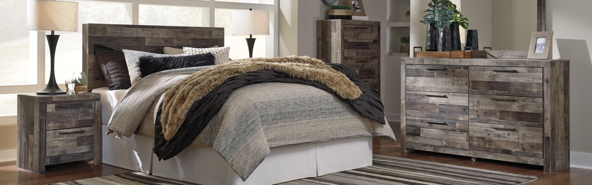 Extreme Value In R Derekson (derekson) by Ashley (Signature Design) - Johnny Janosik