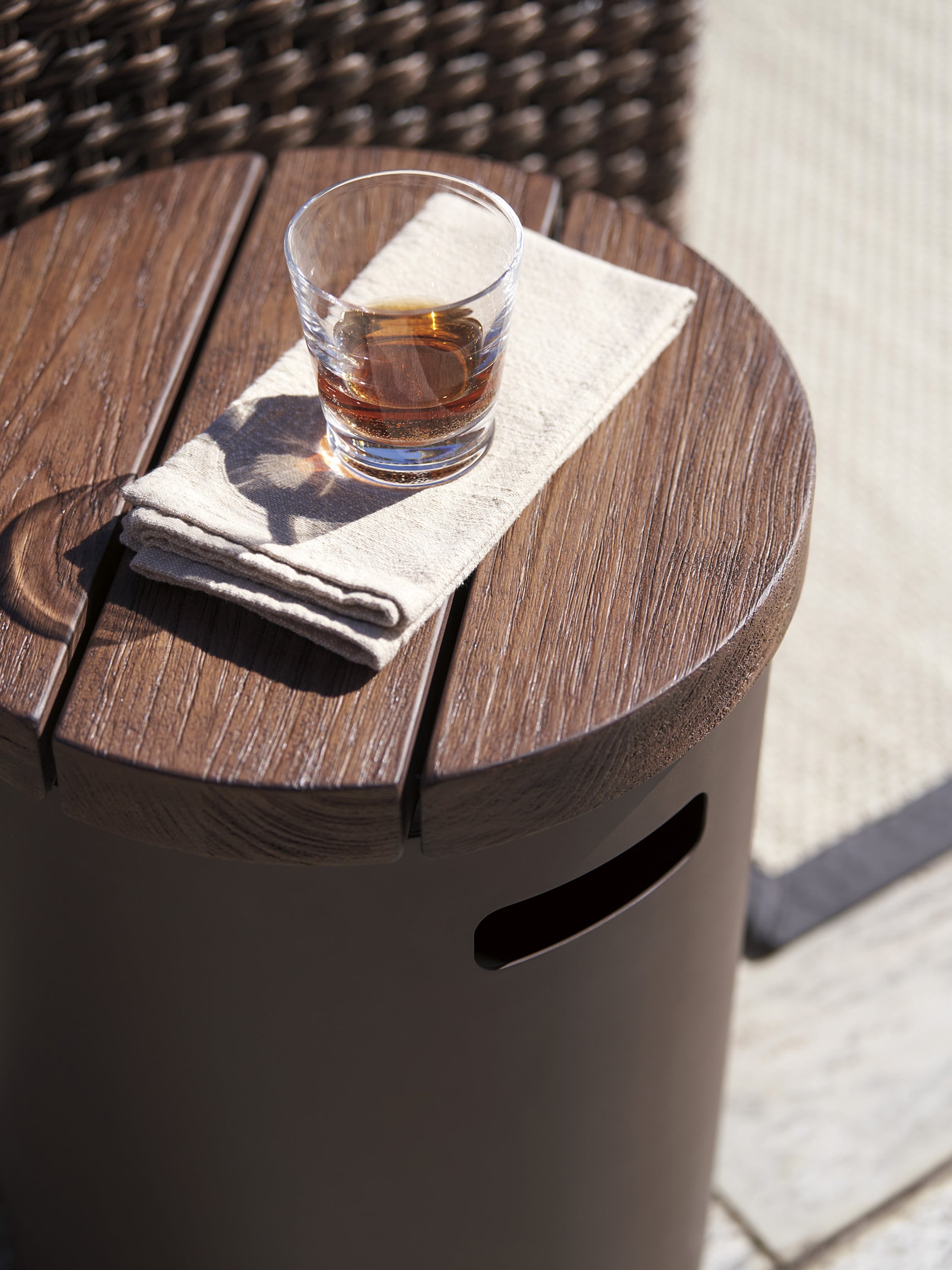 Tommy Bahama Outdoor Living Kilimanjaro Round Table