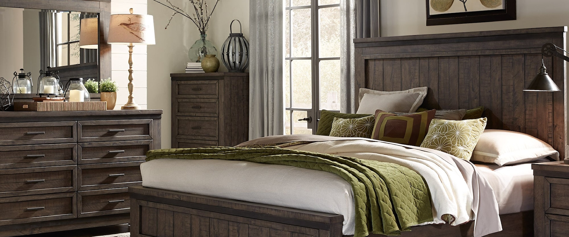 Transitional 4-Piece Queen Panel Bed Set