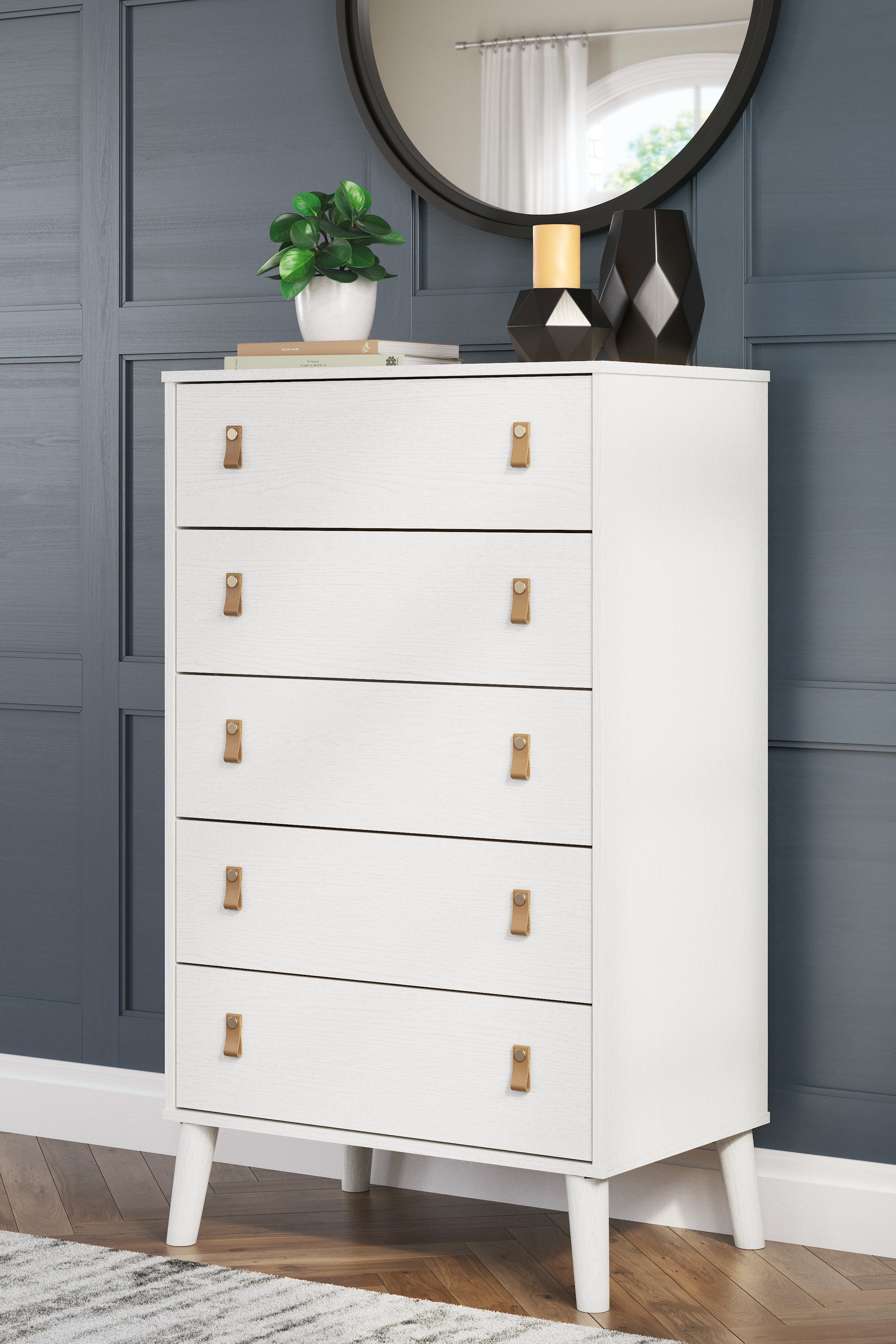 Signature Design by Ashley Aprilyn Five Drawer Chest