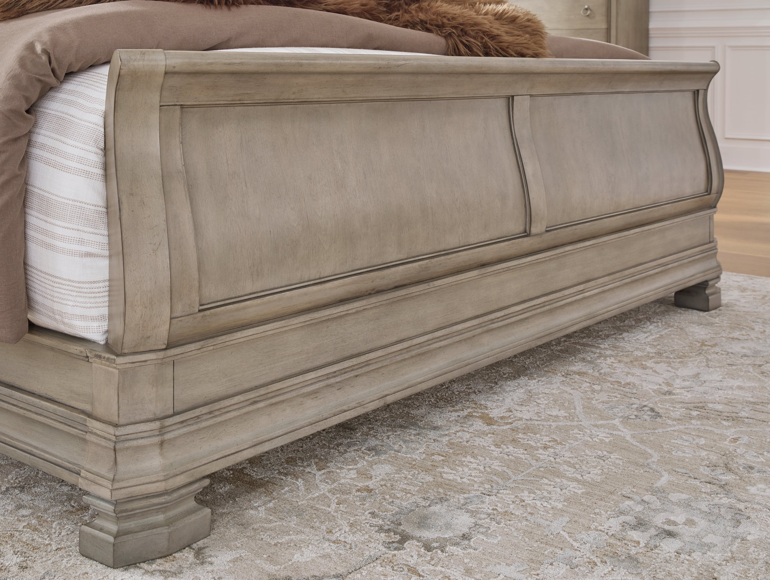 Signature Design by Ashley Lexorne King Sleigh Bed