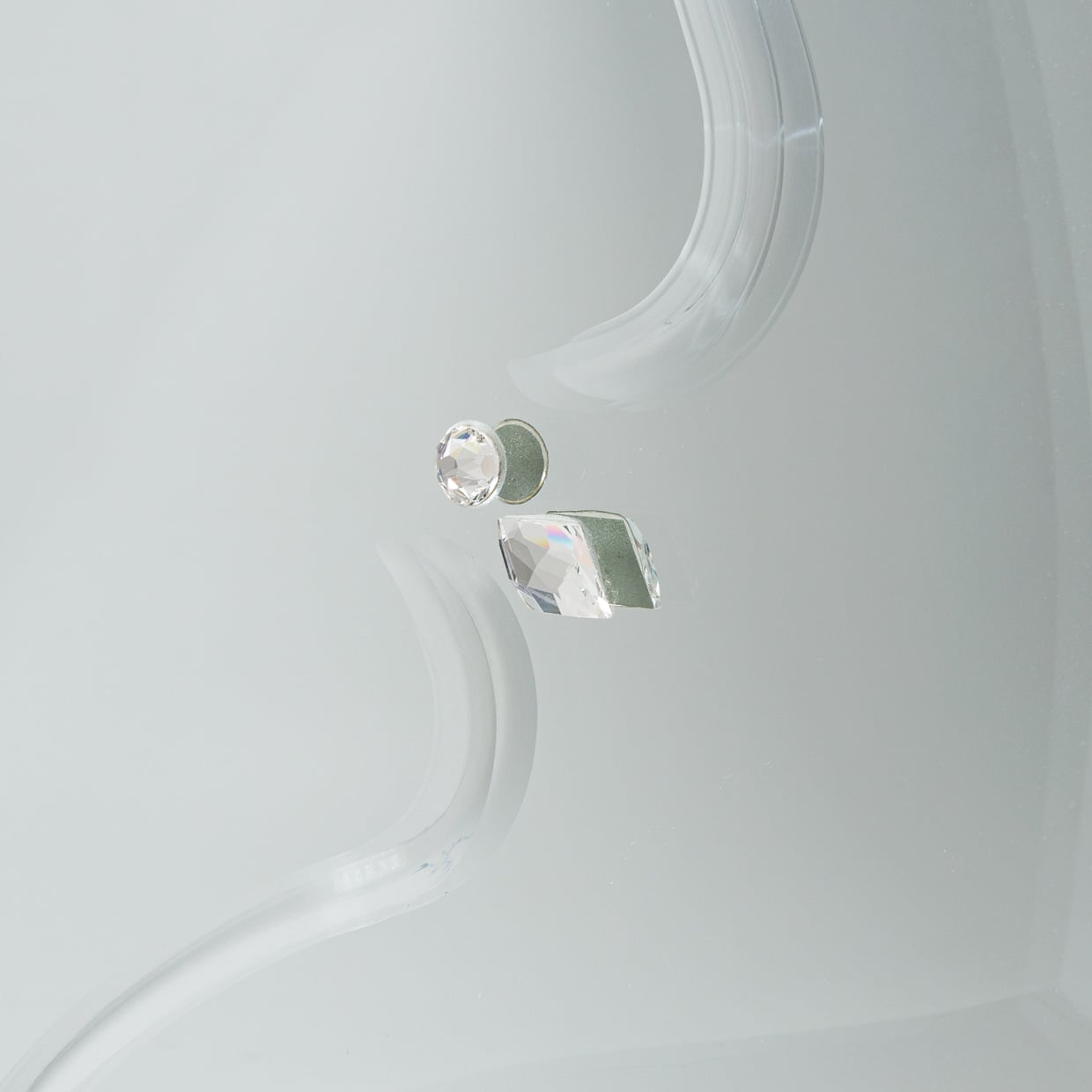 Michael Amini Lavelle Classic Pearl Arched Mirror