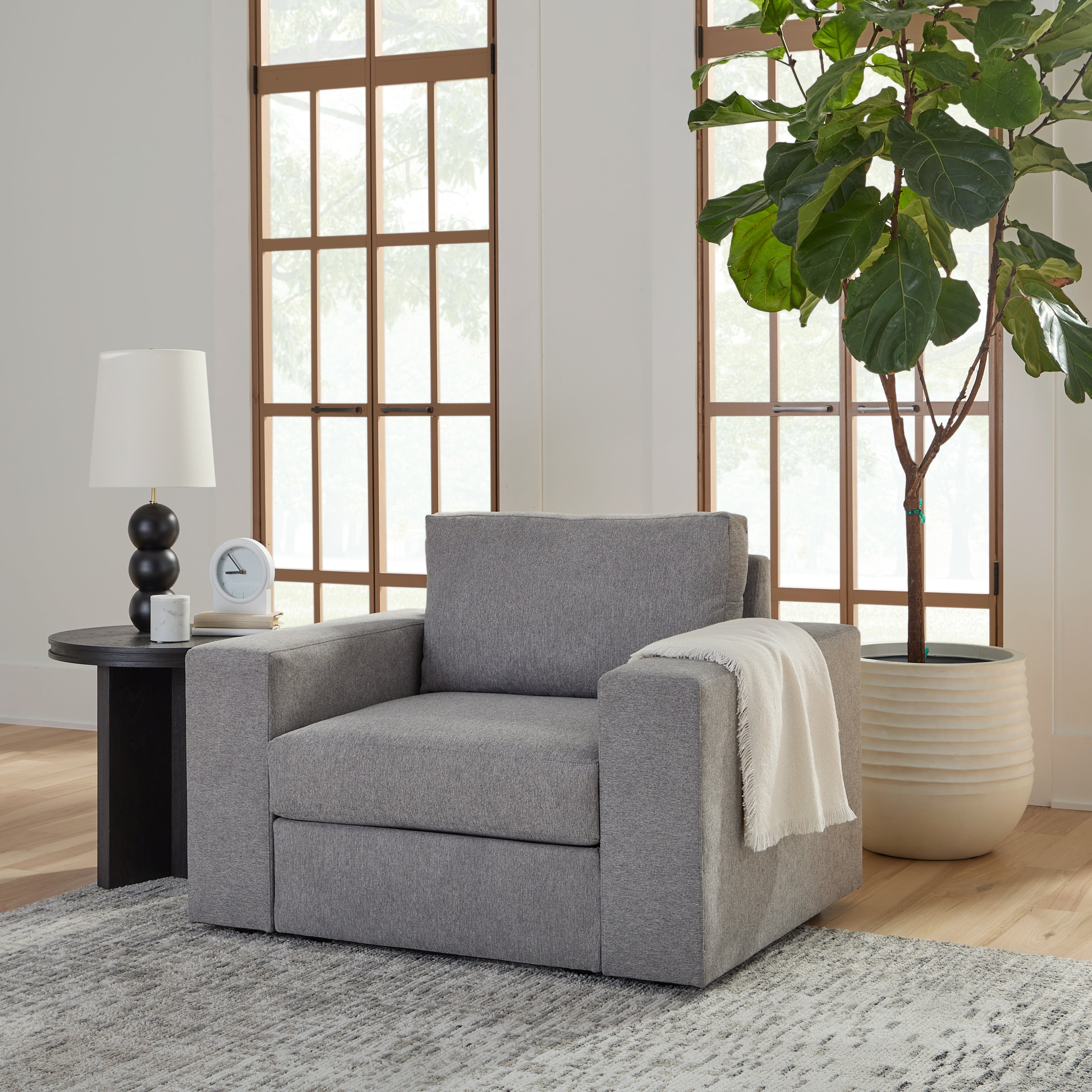 Flexsteel Flex Wide-Arm Chair