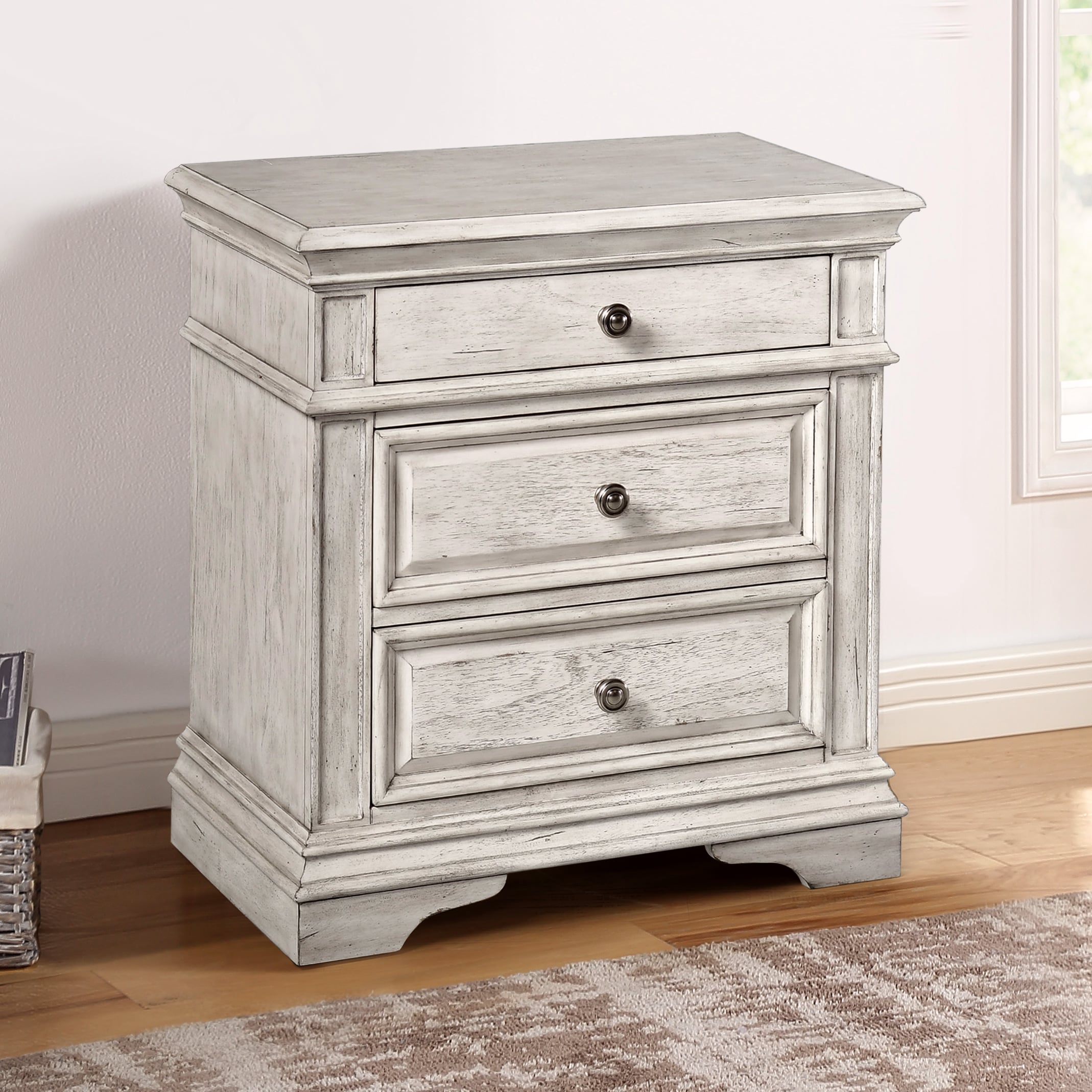 Steve Silver Highland Park 3-Drawer Nightstand