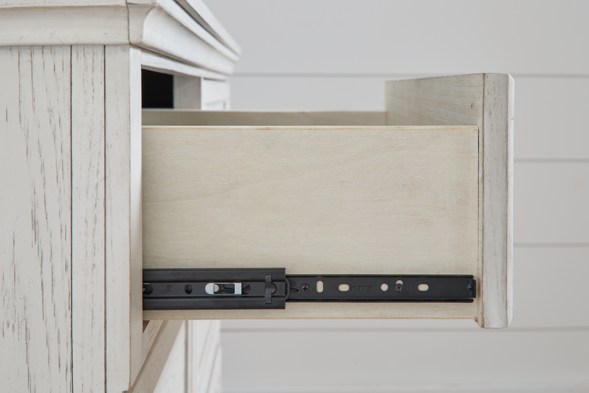 Signature Design by Ashley Robbinsdale Dresser