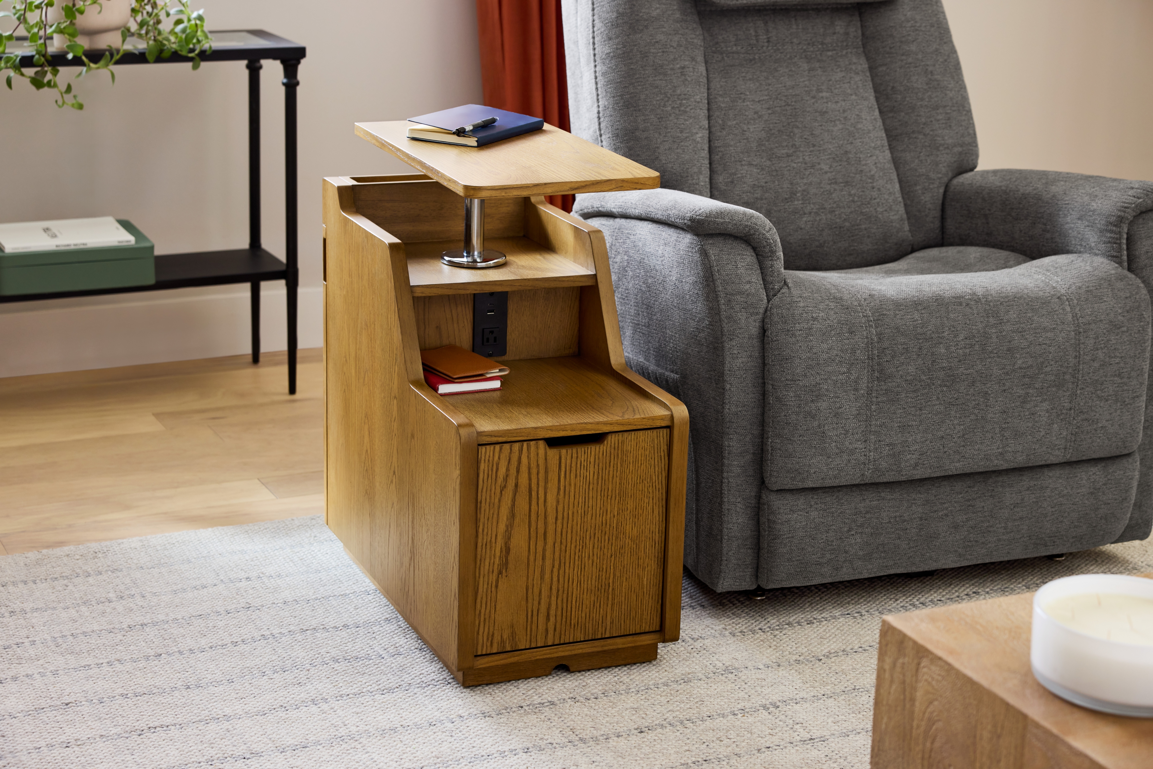Flexsteel Statements Sidekick Smart Side Table