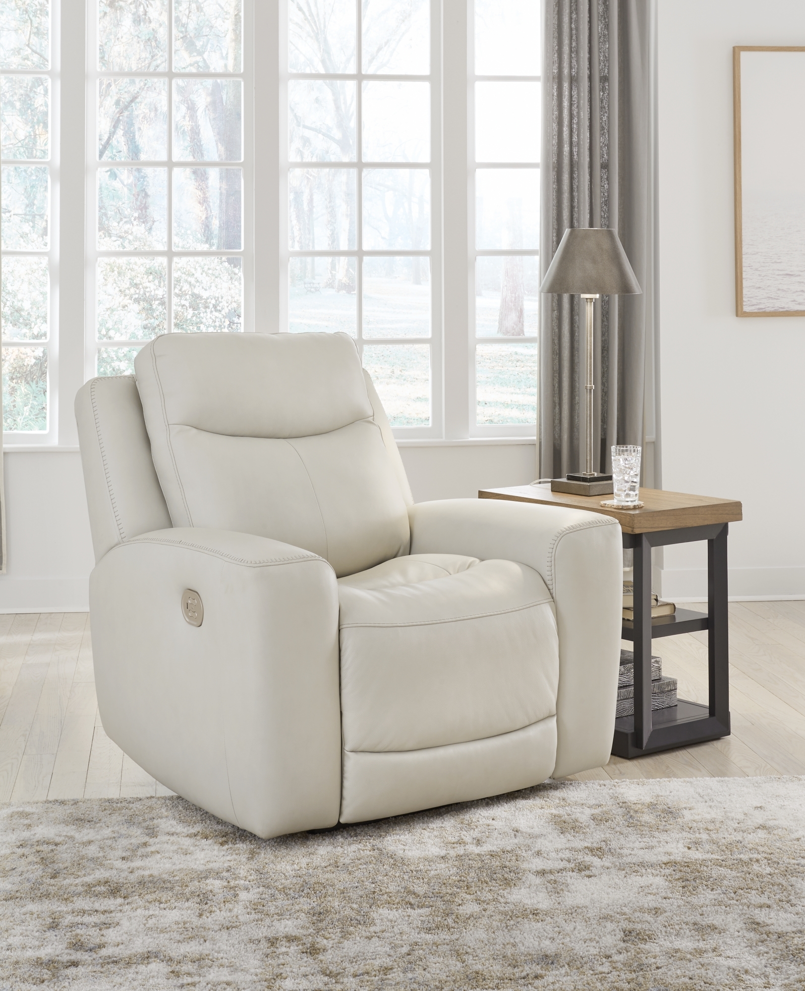 Pwr Recliner/Adj Headrest