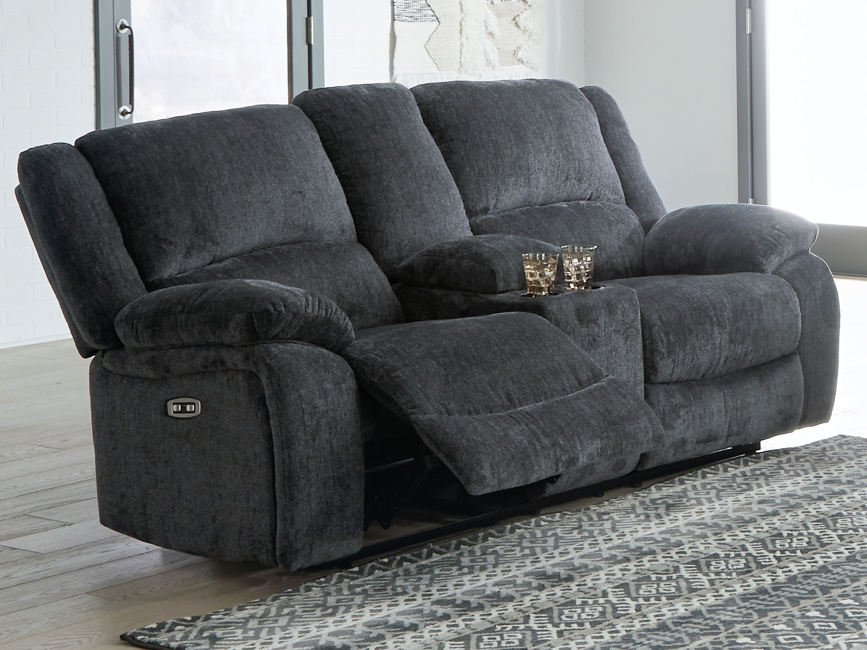 Dbl Rec Pwr Loveseat W/ Console