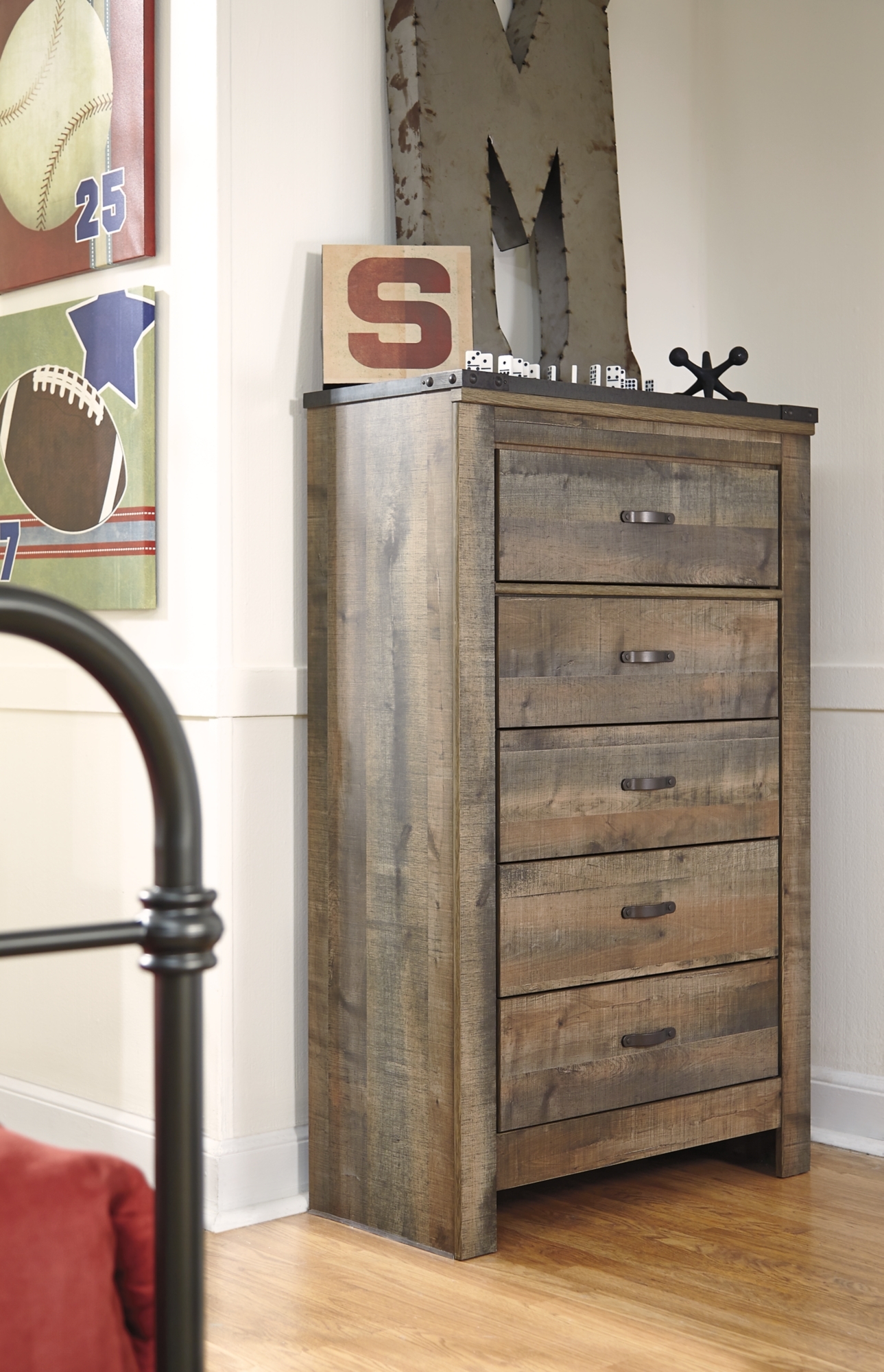 Signature Design by Ashley Trinell King Bedroom Set