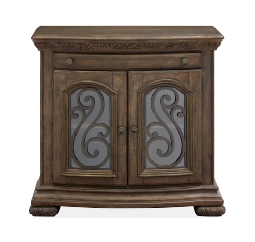 Traditional 2-Door Bachelor's Chest with USB Port