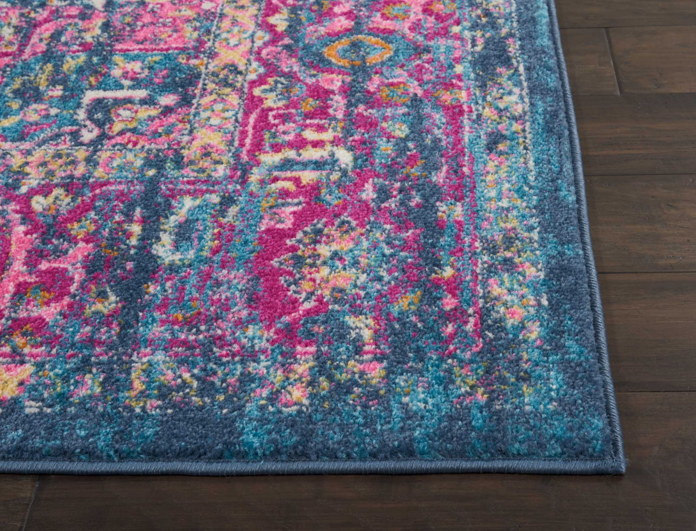 6'7" x 9'6"  Rug