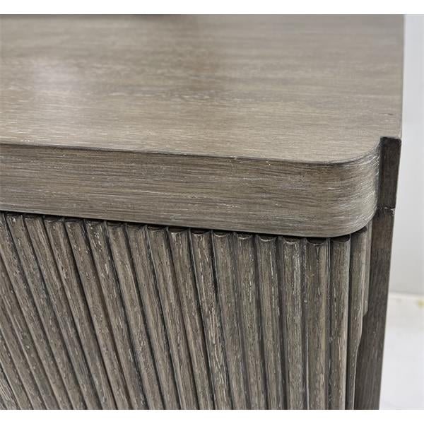 Riverside Furniture Sariel 9-Drawer Dresser