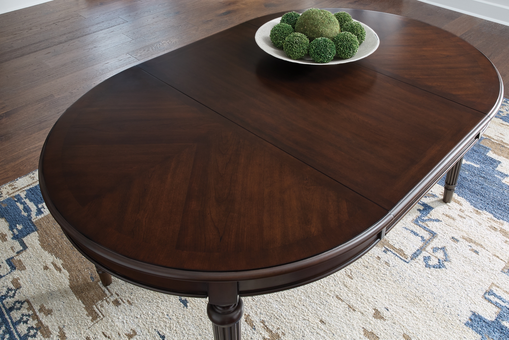 Signature Design by Ashley Lavinton Oval Dining Extension Table
