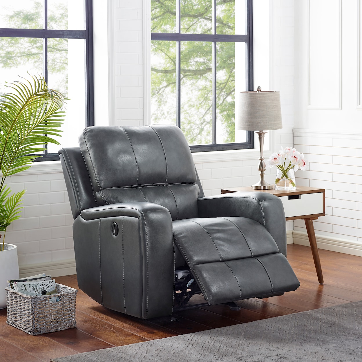 New Classic Furniture Linton Casual Power Recliner