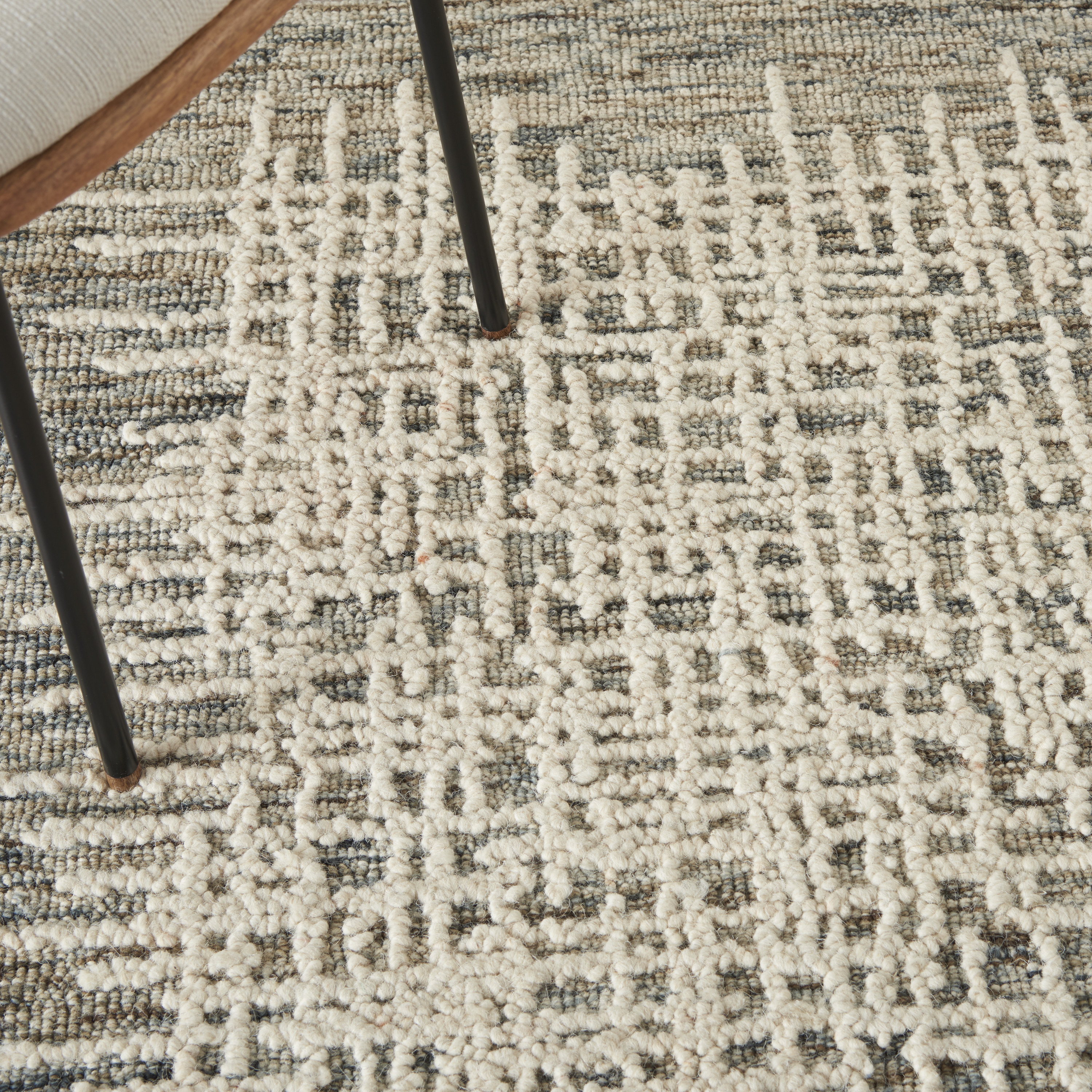 3'9" x 5'9"  Rug
