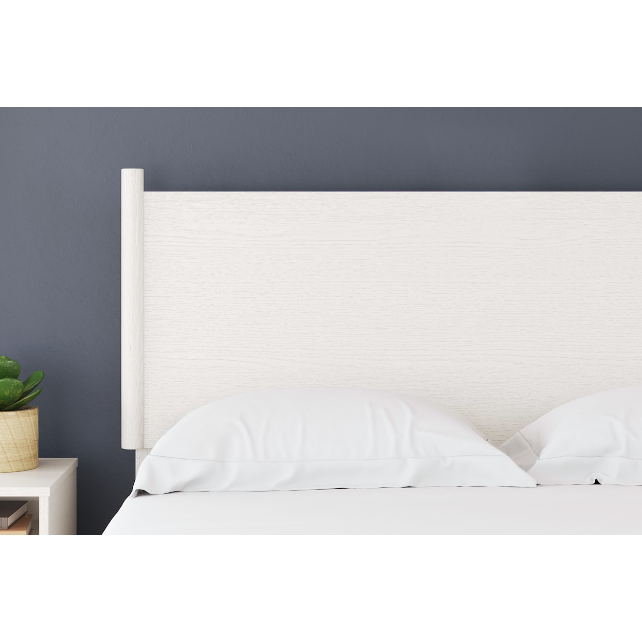 Signature Design Aprilyn Full Panel Bed