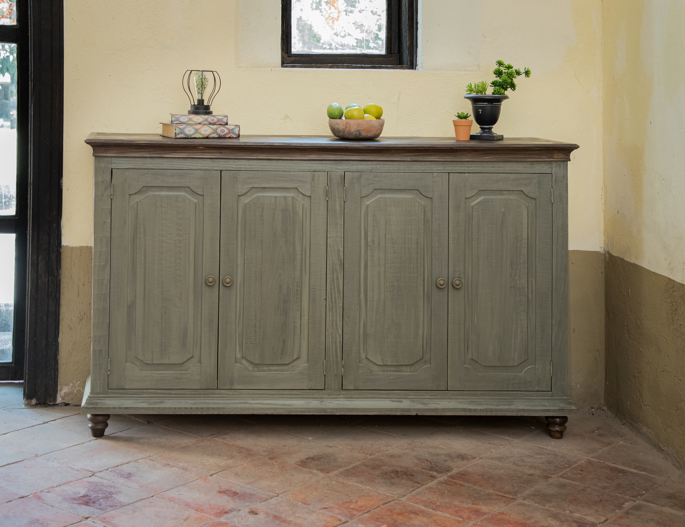 IFD Margot 4-Door Console