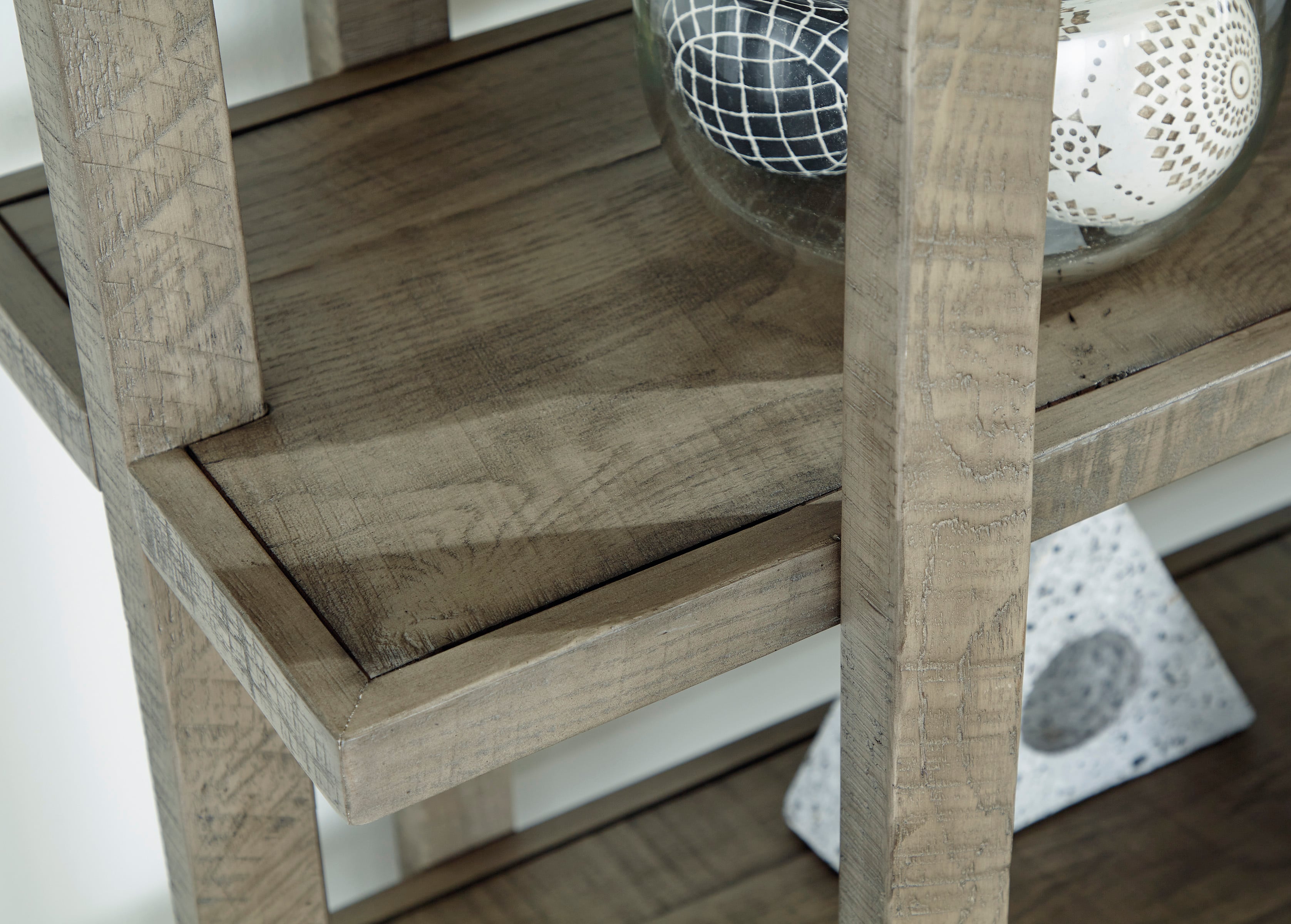 Ashley Furniture Signature Design Bergton A4000500 Distressed Gray