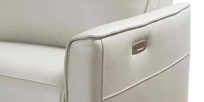 Bassett Everett Everett Leather Reclining Sectional