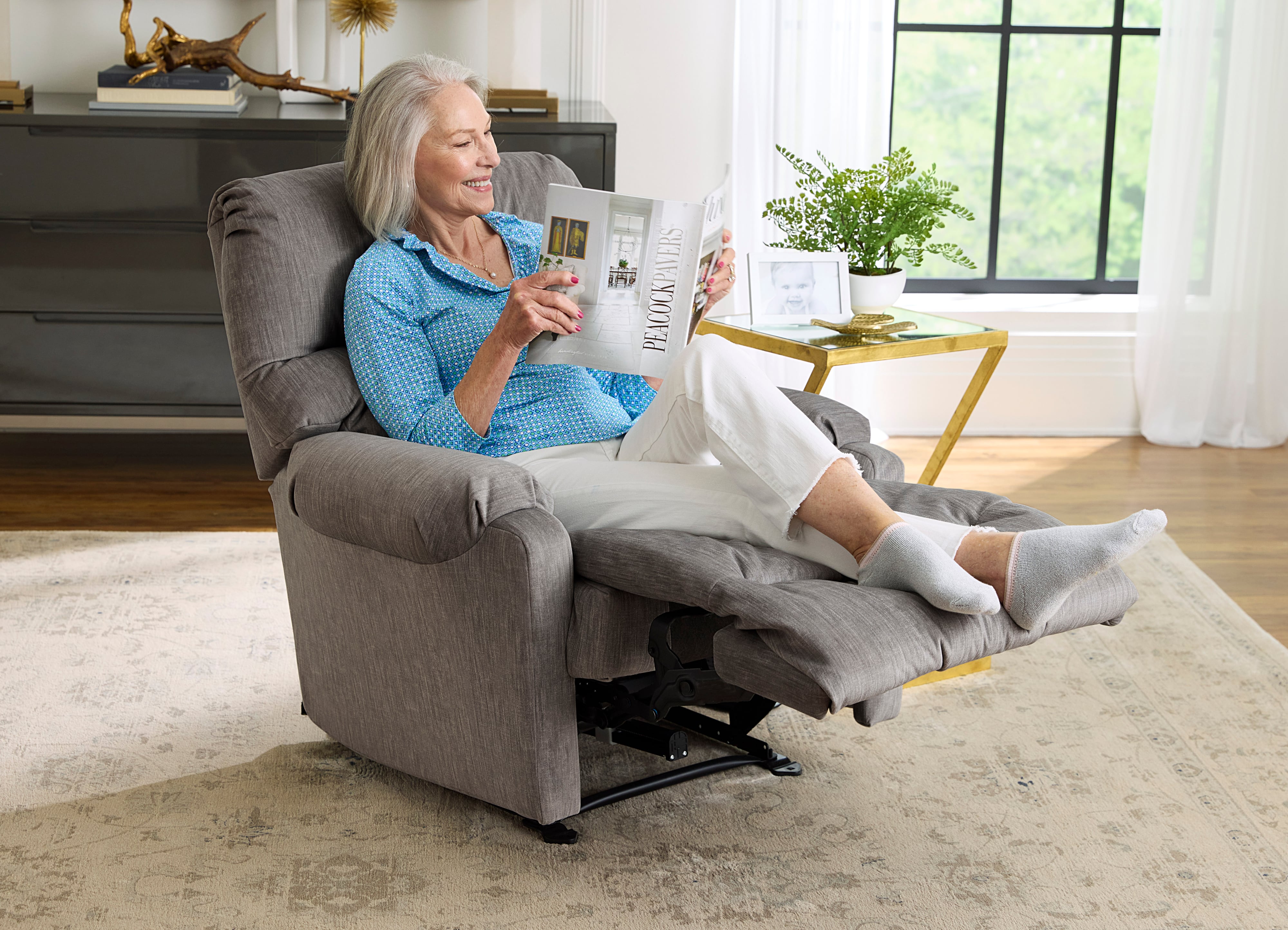 Best Home Furnishings Cannes Power Swivel Glider Recliner
