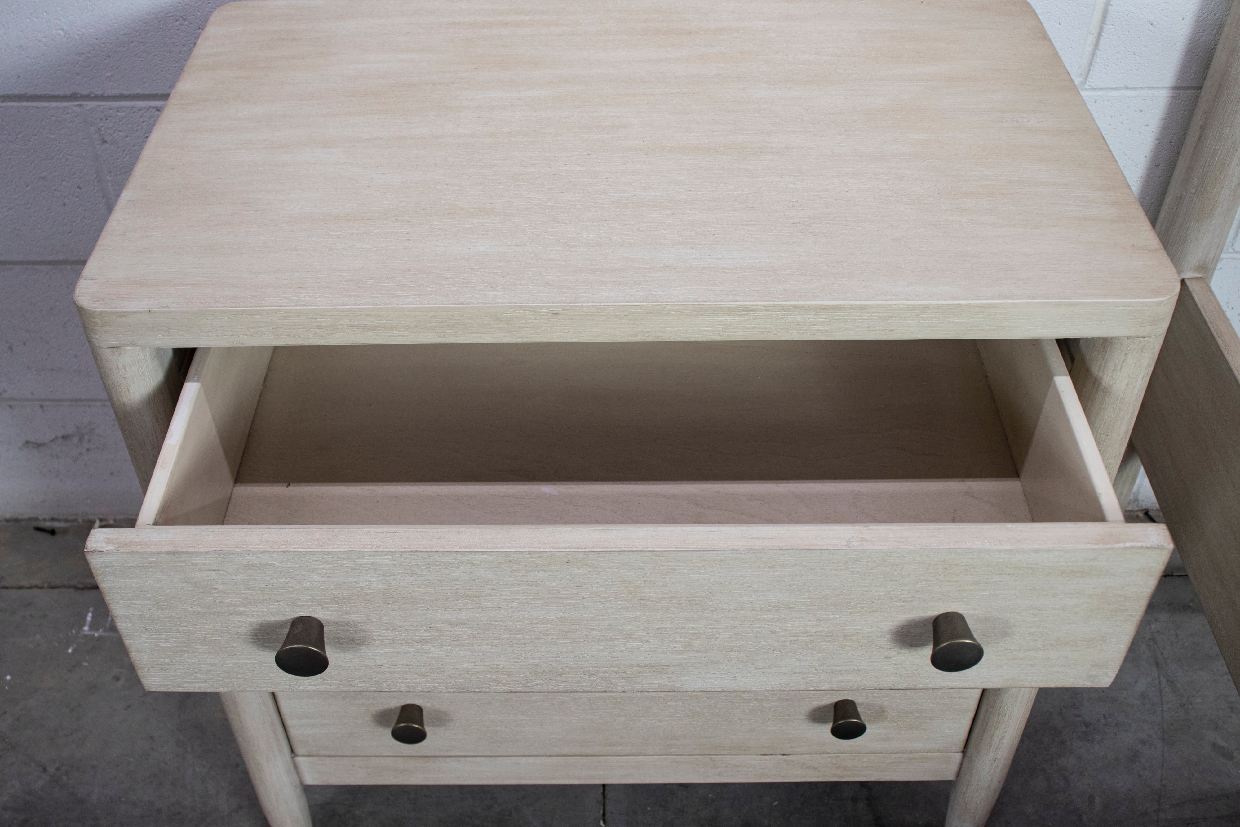 Riverside Furniture Laguna 3-Drawer Nightstand