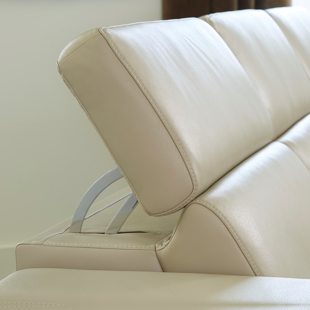 Signature Design Texline Power Recliner w/ Adj Headrest