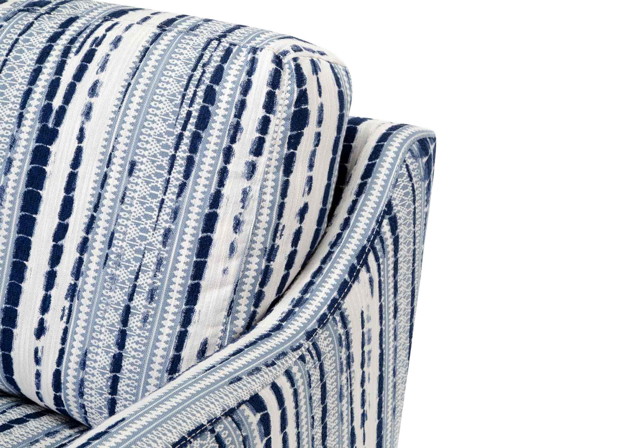 Franklin 903 Hollyn Swivel Accent Chair