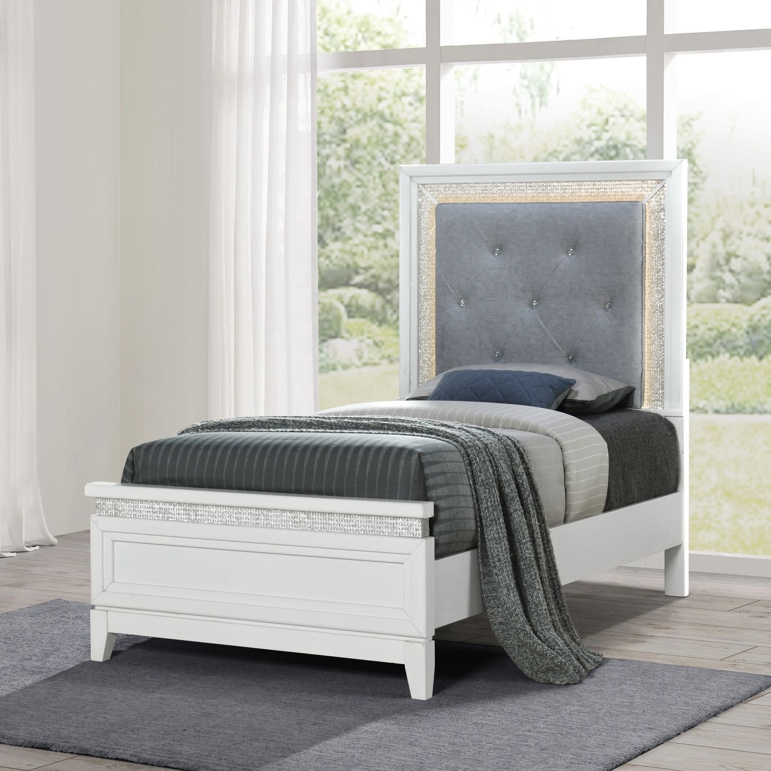 Liberty Furniture Reflections Full Upholstered Bed